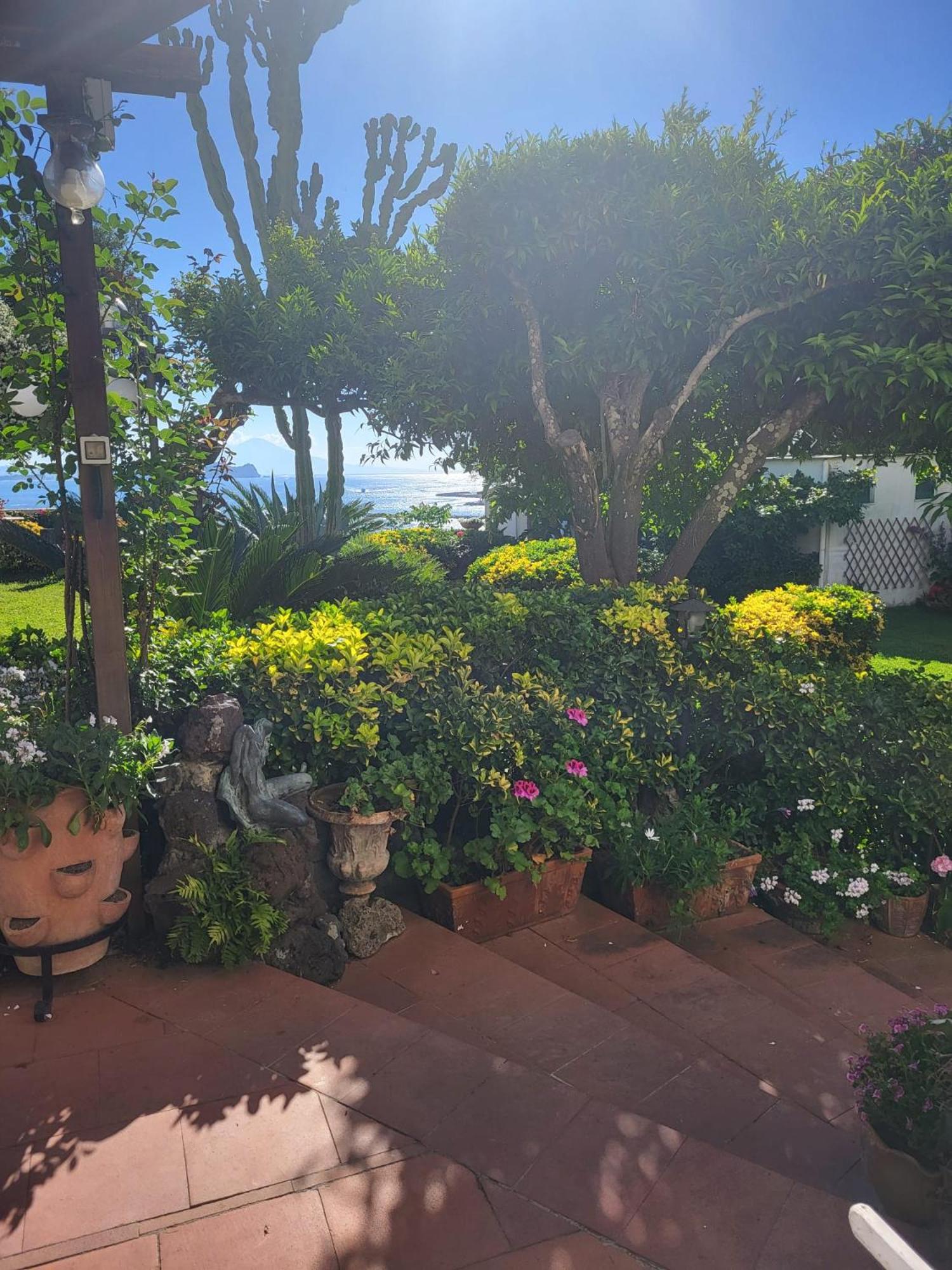 Double Room with Sea View - Photo 24