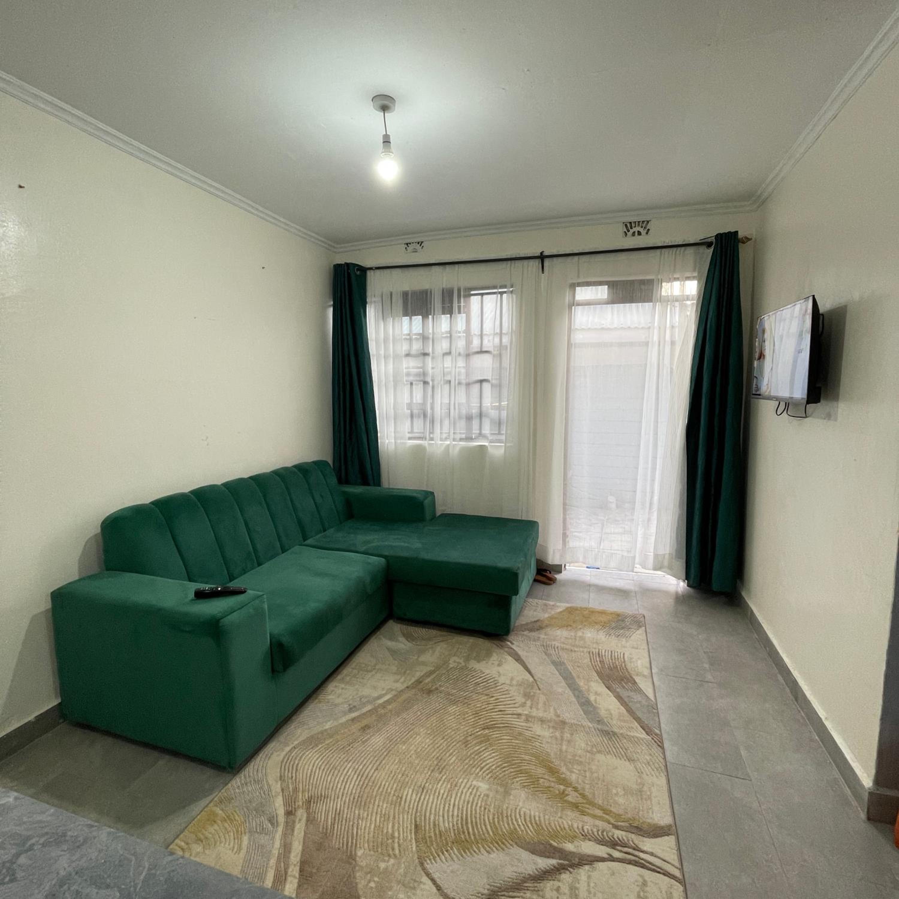 One-Bedroom Apartment photo 1