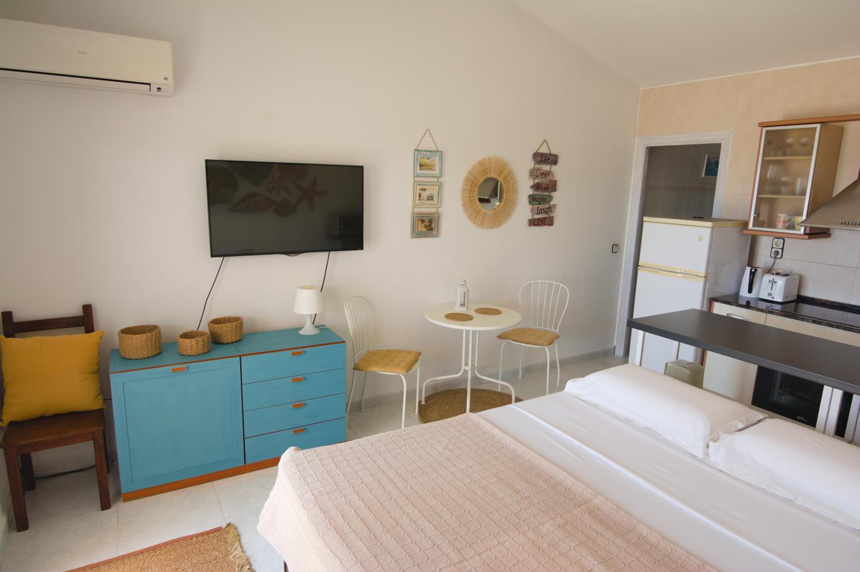 One-Bedroom Apartment photo 3