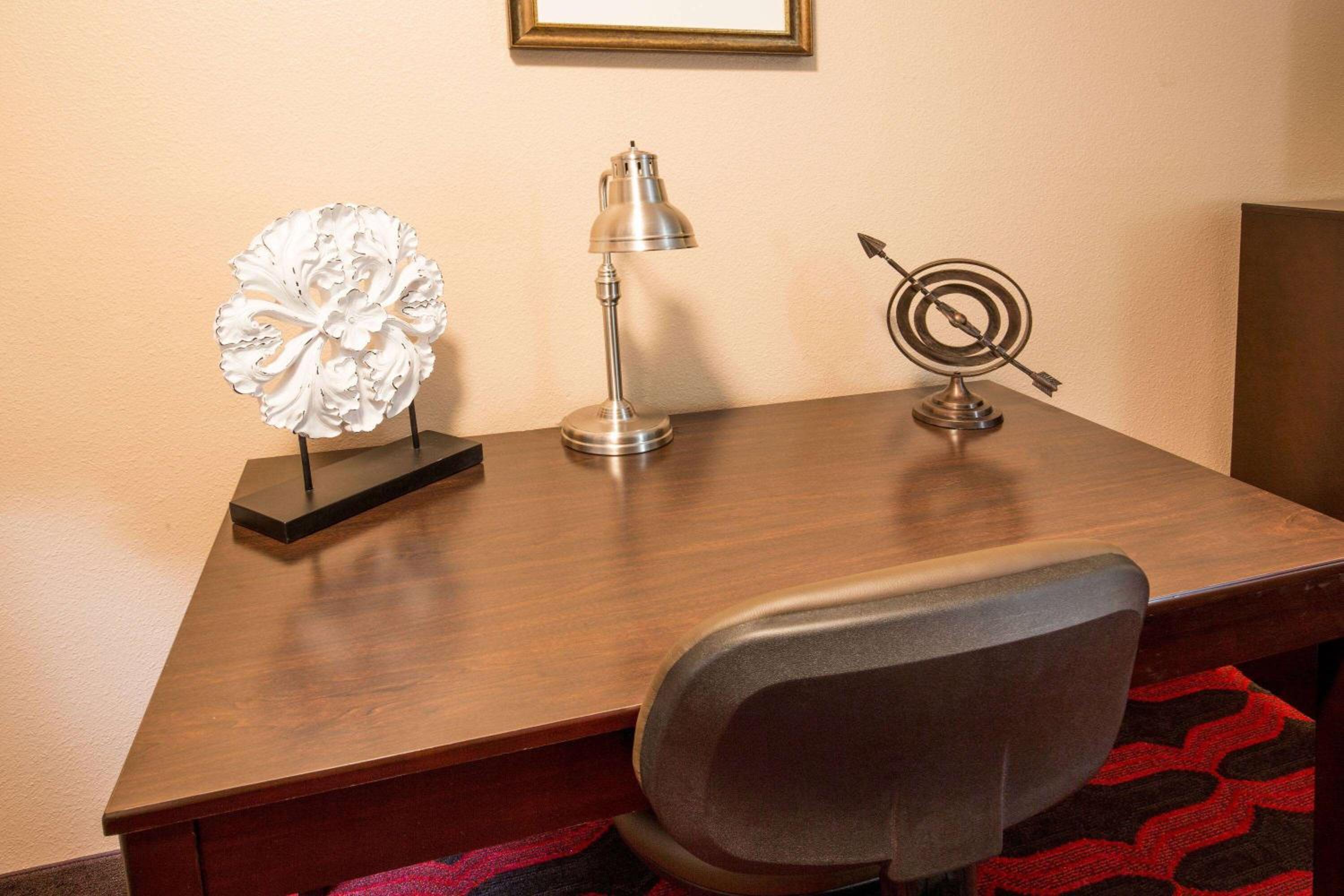 Queen Room - Disability Access/Non-Smoking photo 3