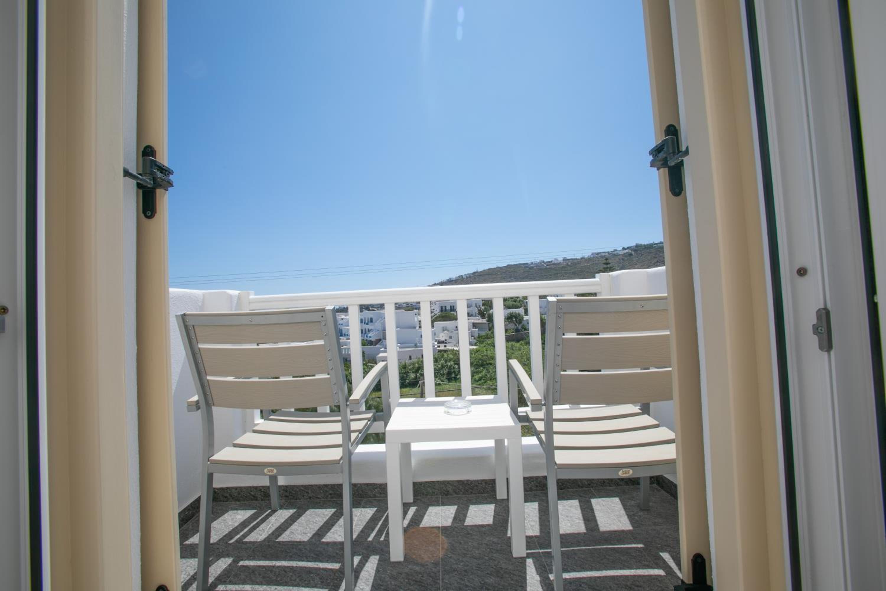 Double or Twin Room with Side Sea View - Photo 3