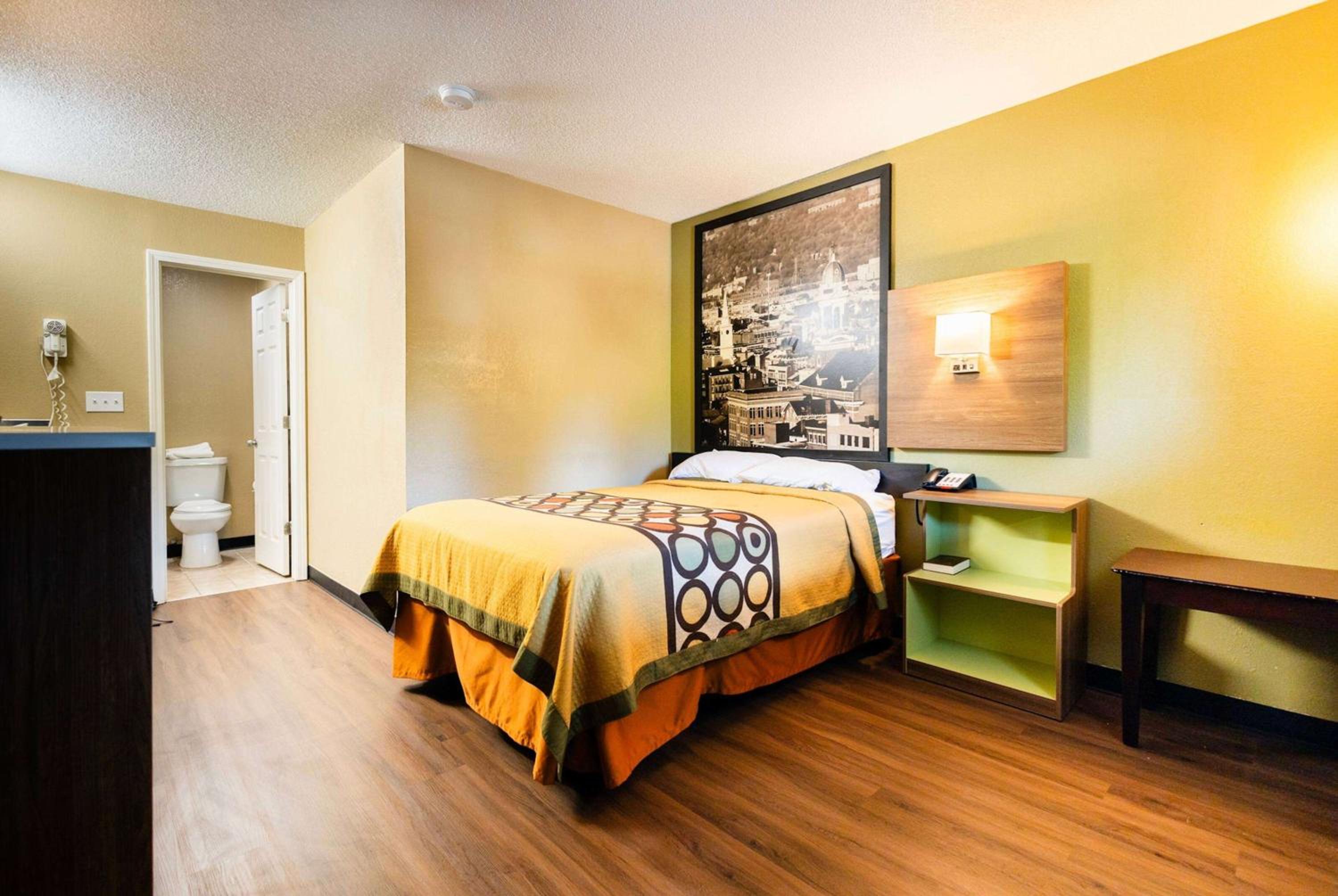Double Room - Disability Access - Non-Smoking photo 2