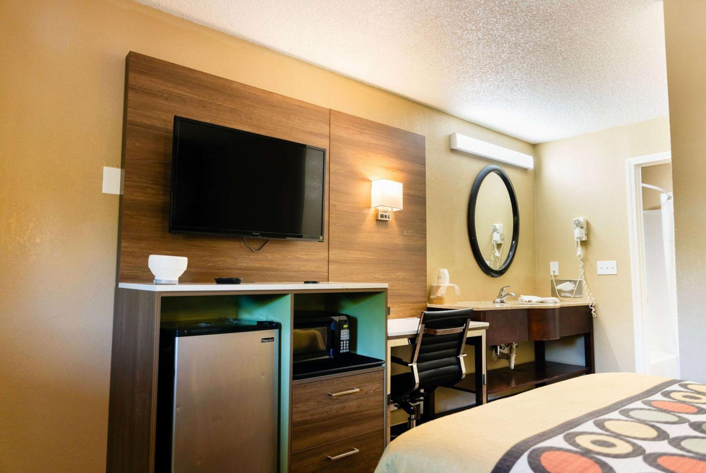 Double Room - Smoking - Photo 2