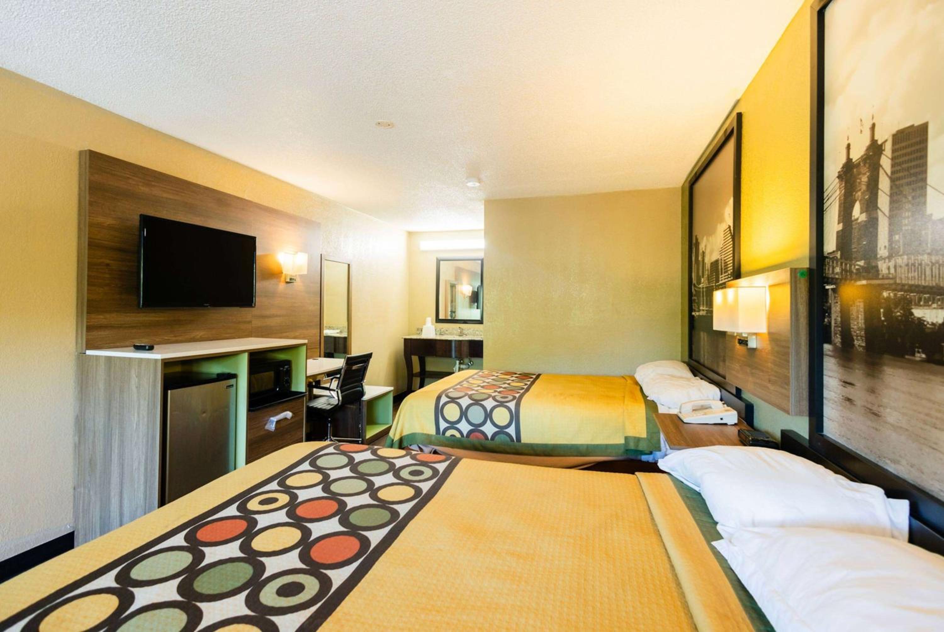 Double Room with Two Double Beds - Smoking - Photo 4