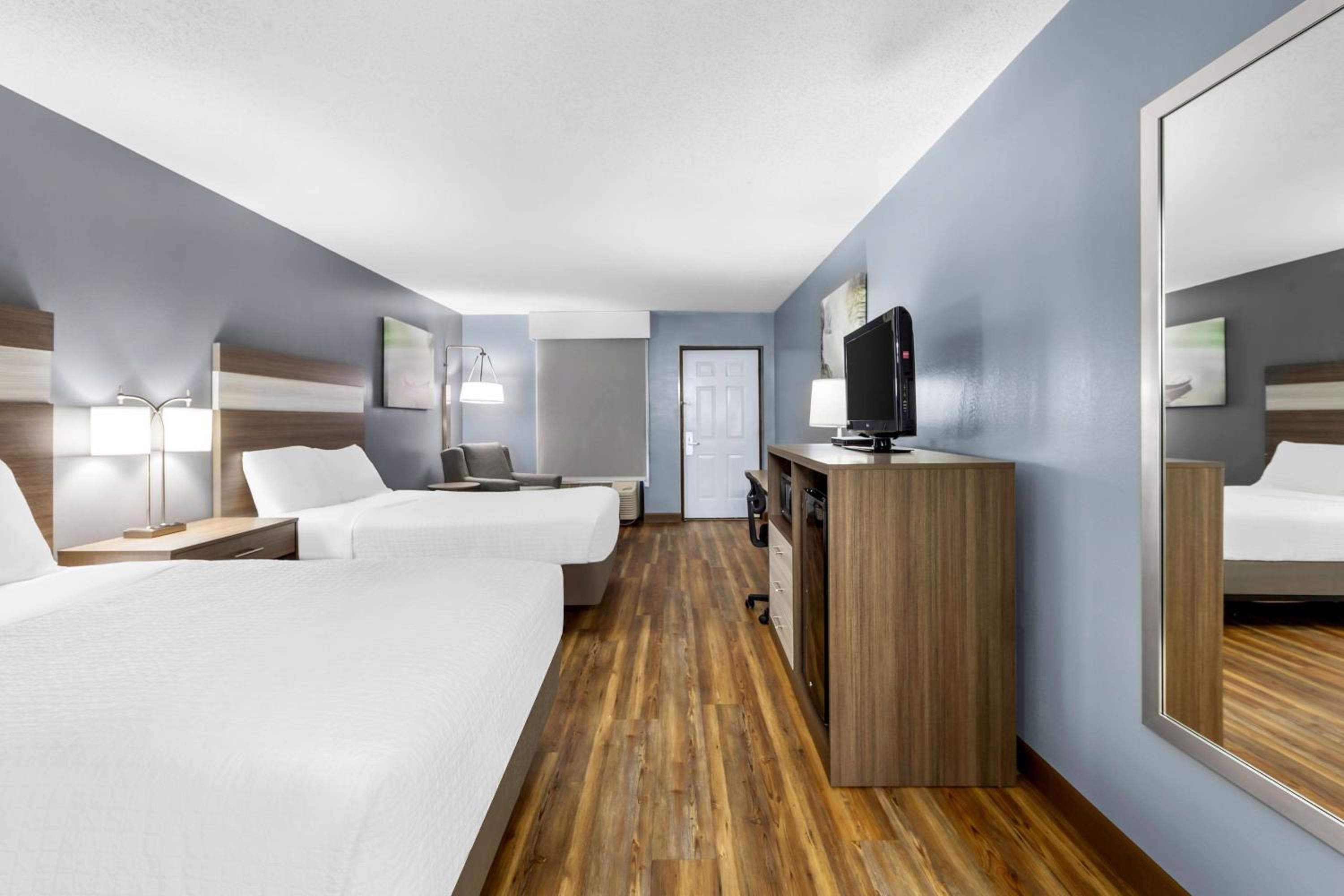 Double Room With Two Double Beds - Non-Smoking photo 2