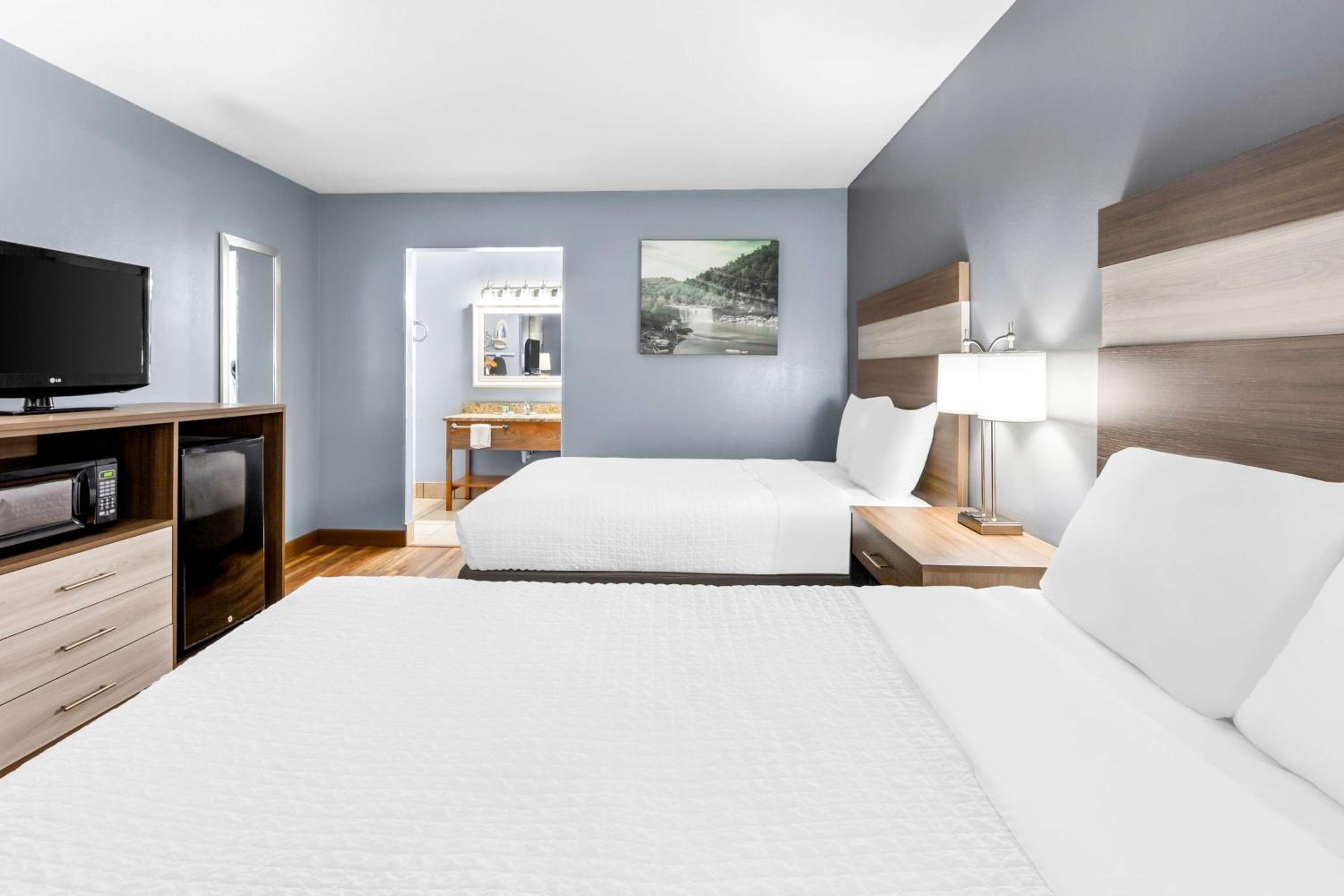 Double Room With Two Double Beds - Non-Smoking photo 1