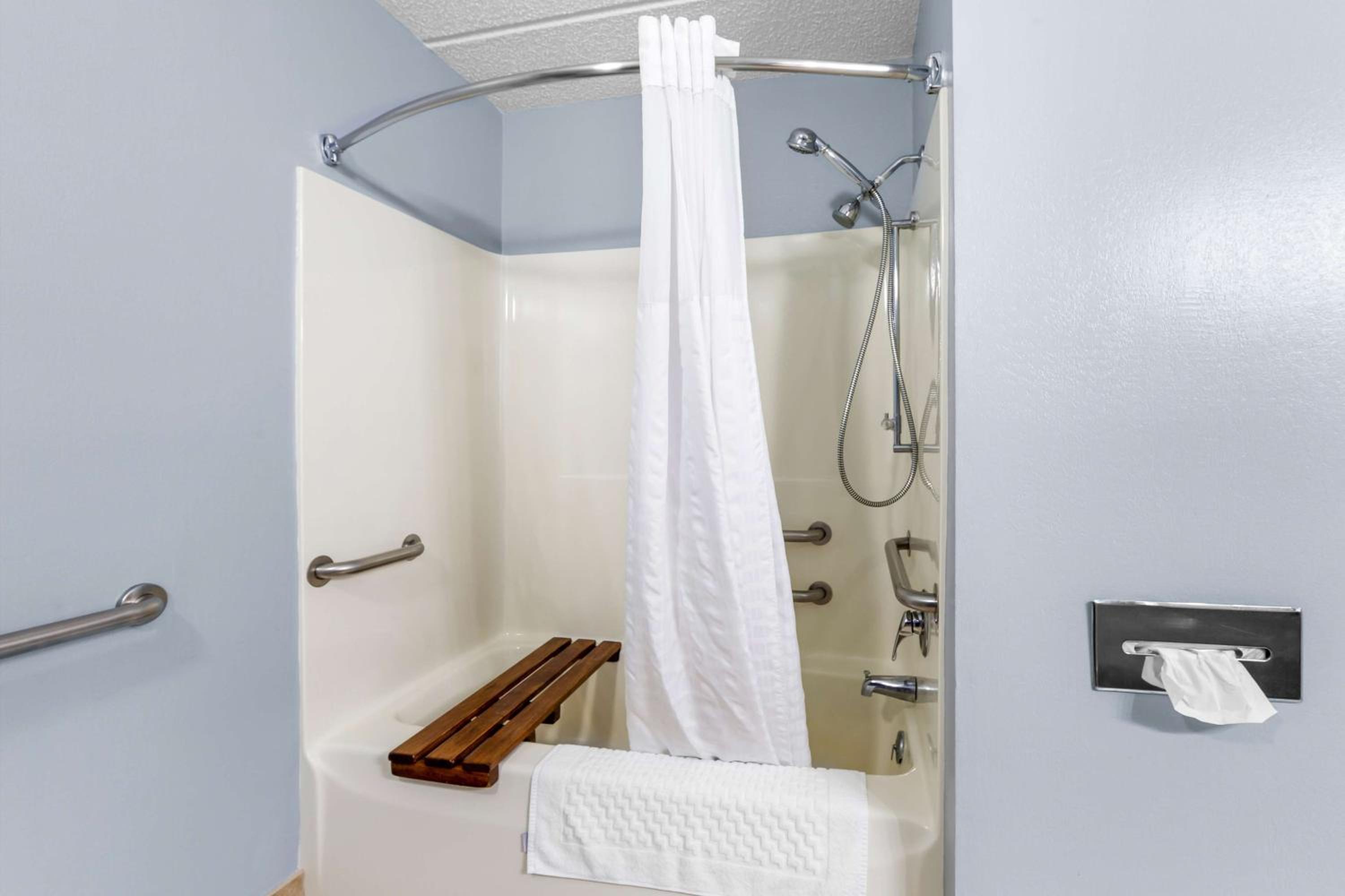 King Room - Disability Access/Non-Smoking photo 2