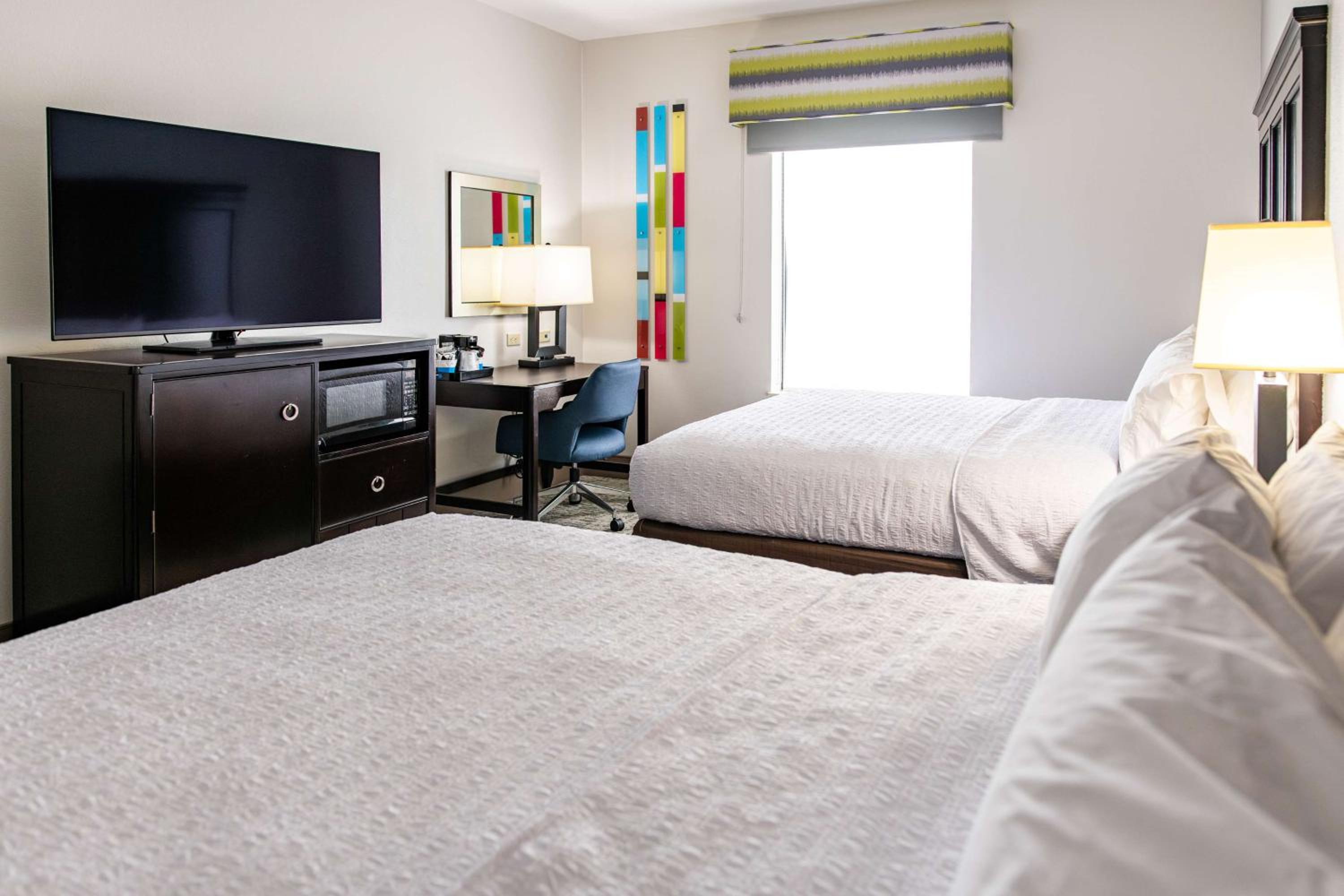Queen Room with Two Queen Beds - Mobility and Hearing Access/Non-Smoking - Photo 2