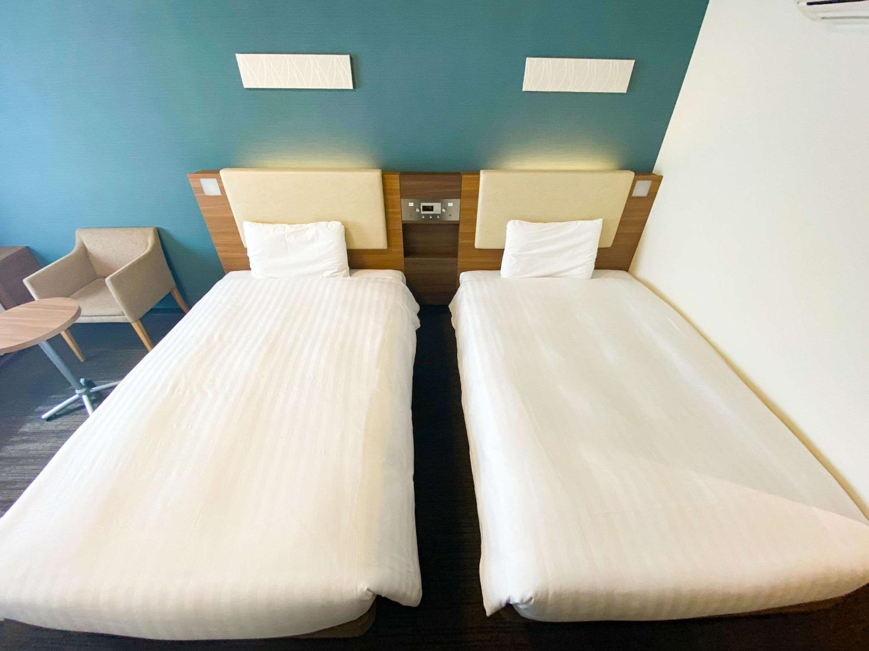 Twin Room - Non-Smoking