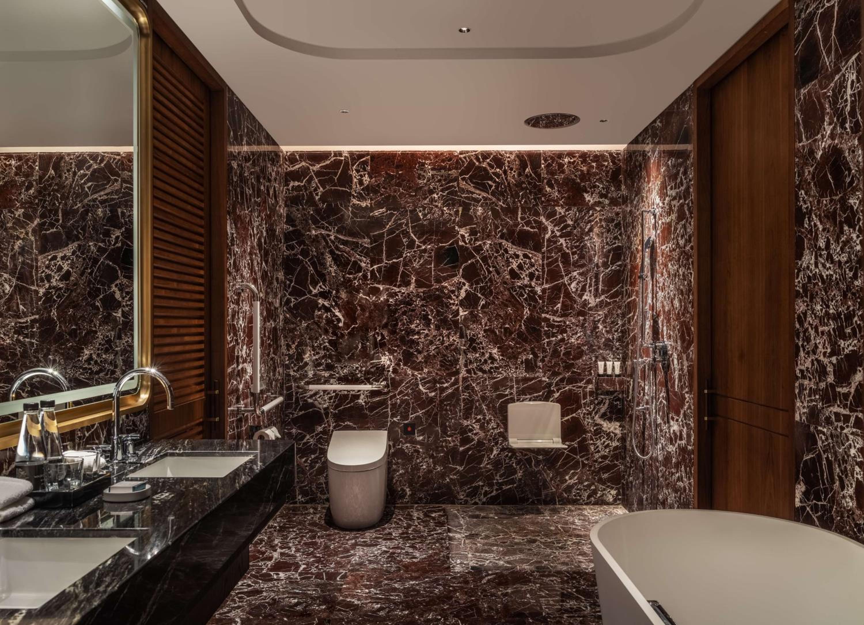 King Room - Mobility Accessible  - Photo 2