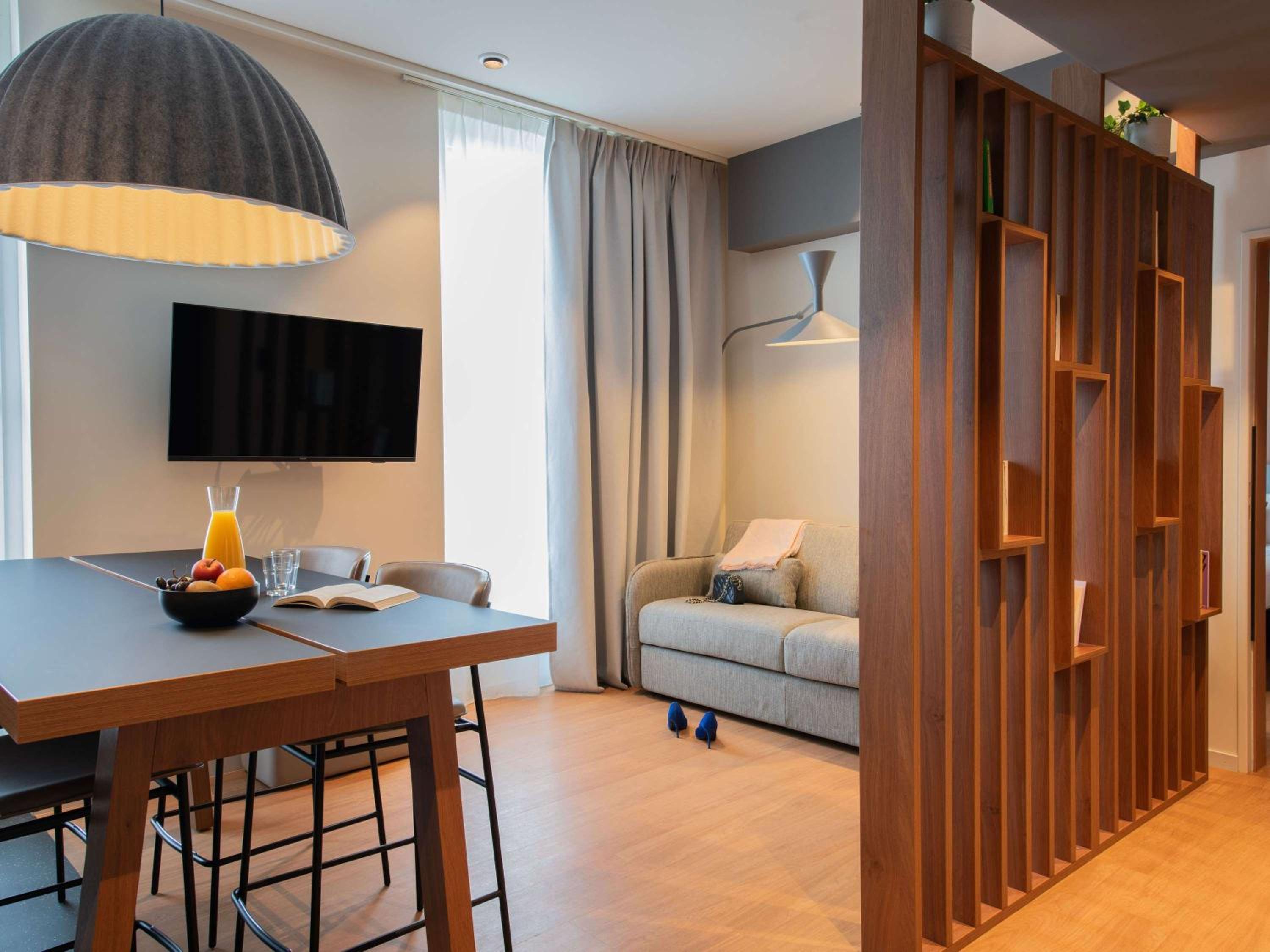 Superior One-Bedroom Apartment - Photo 6