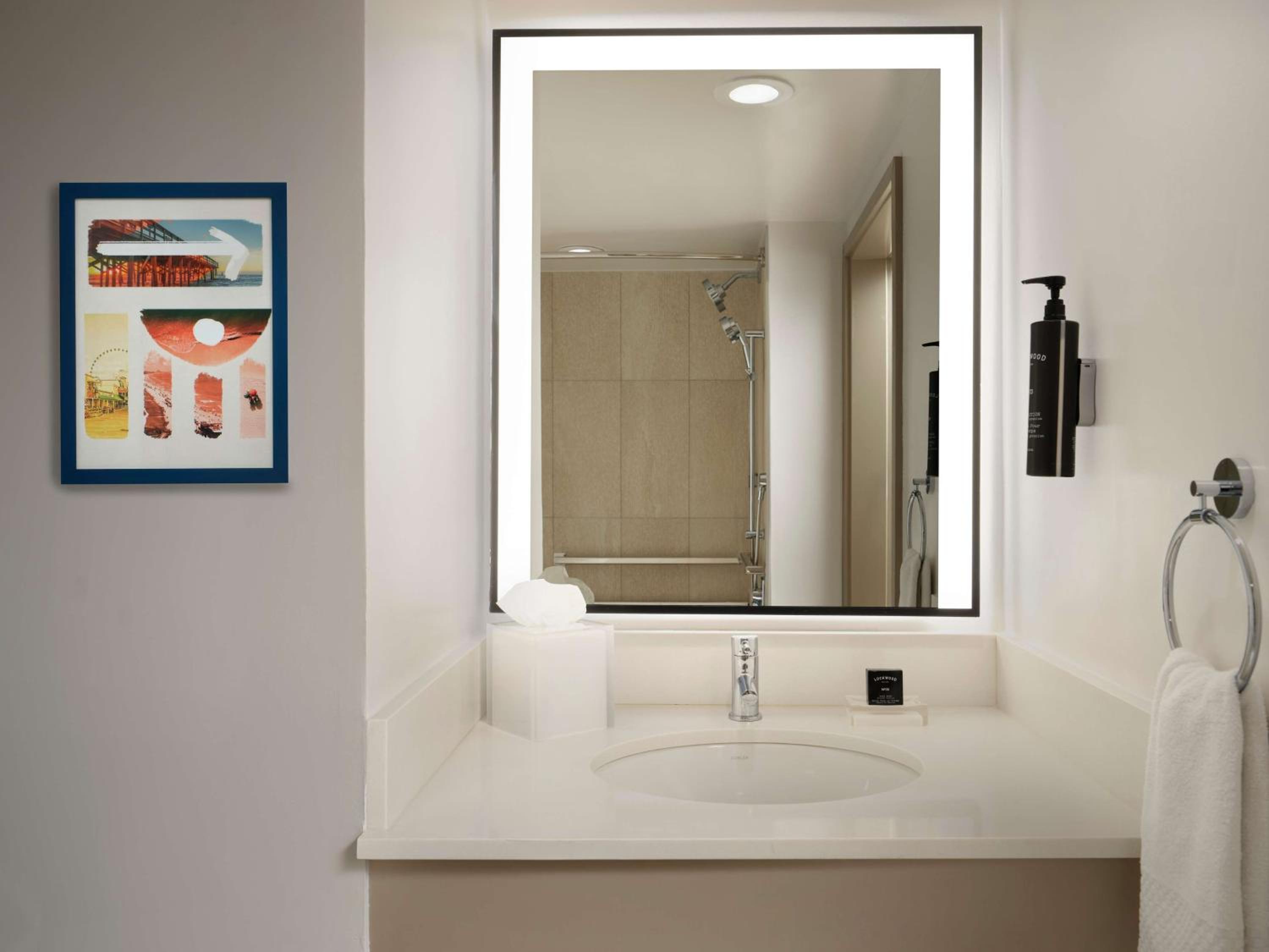 King Room with Ocean View and Bath Tub - Disability Access - Photo 8