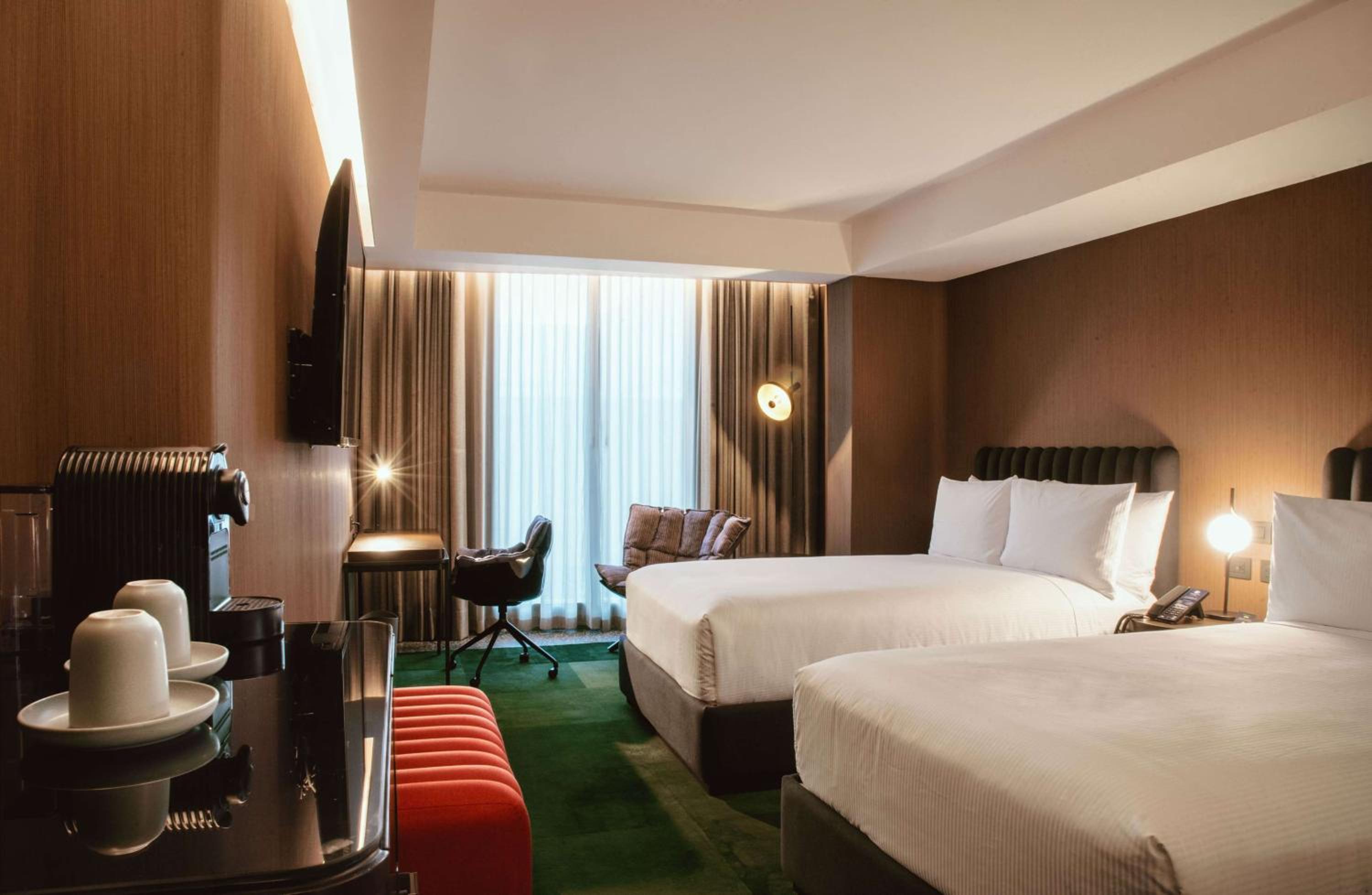 Deluxe Double Room with Two Double Beds - Photo 2