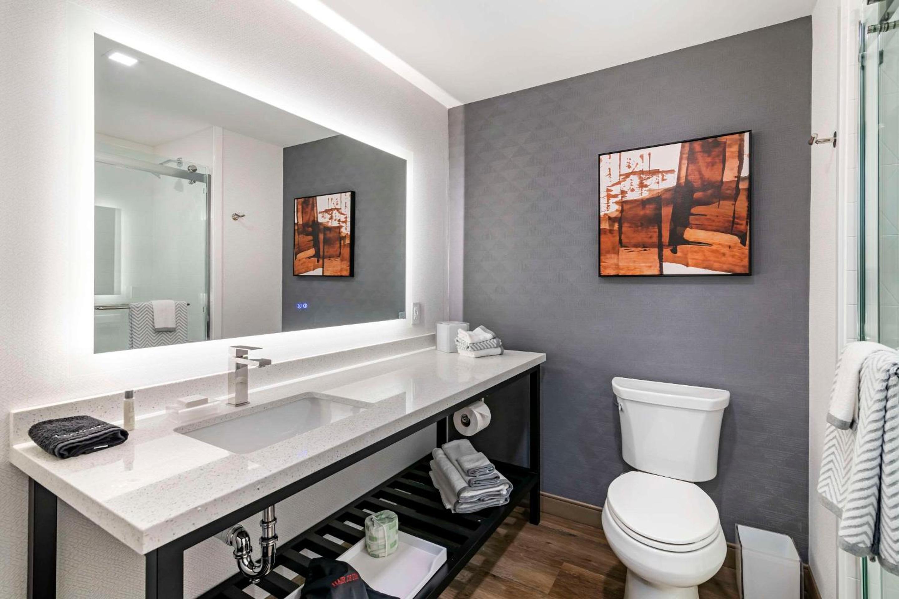King Room - Non Smoking - Photo 2