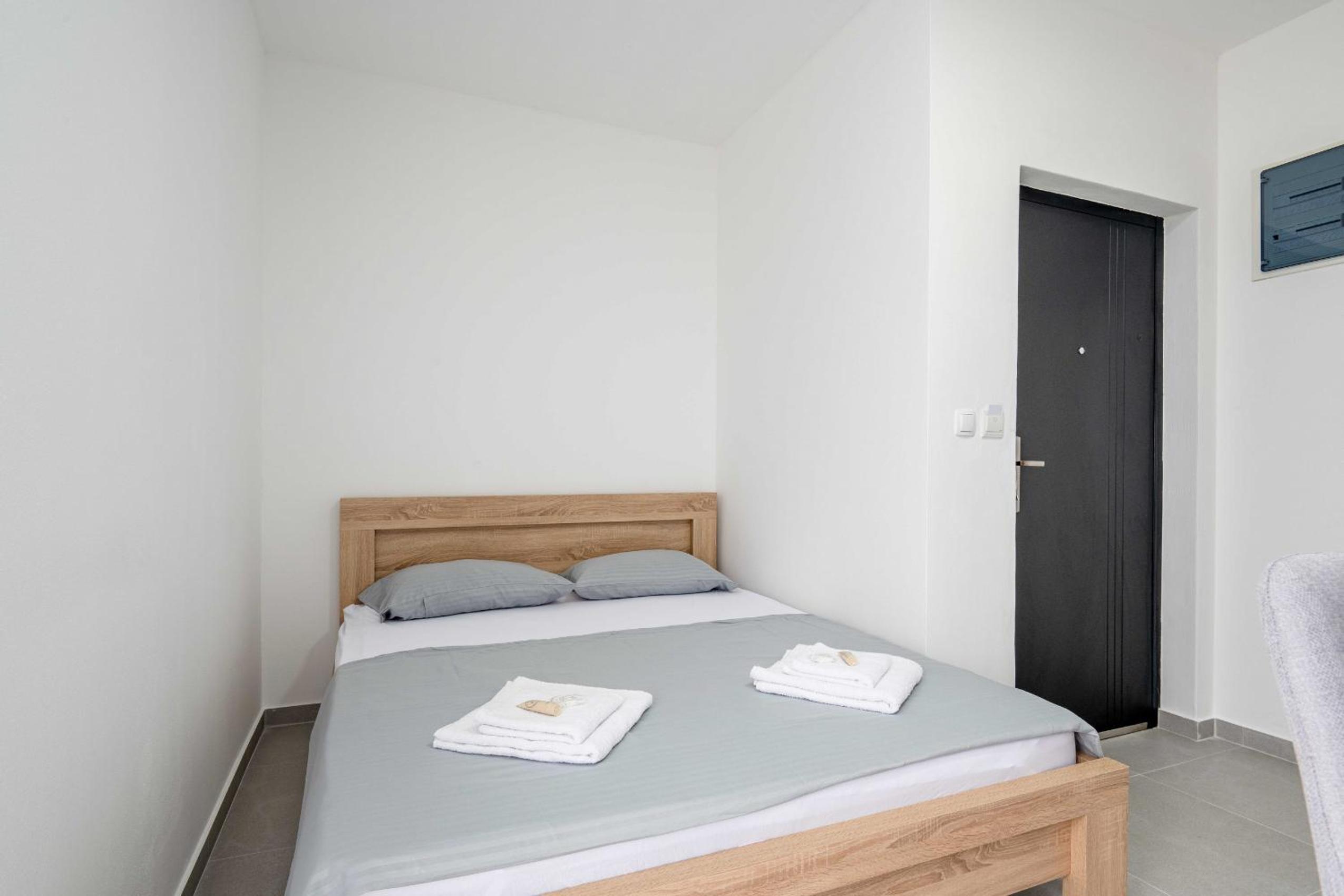 Studio Apartment photo 1