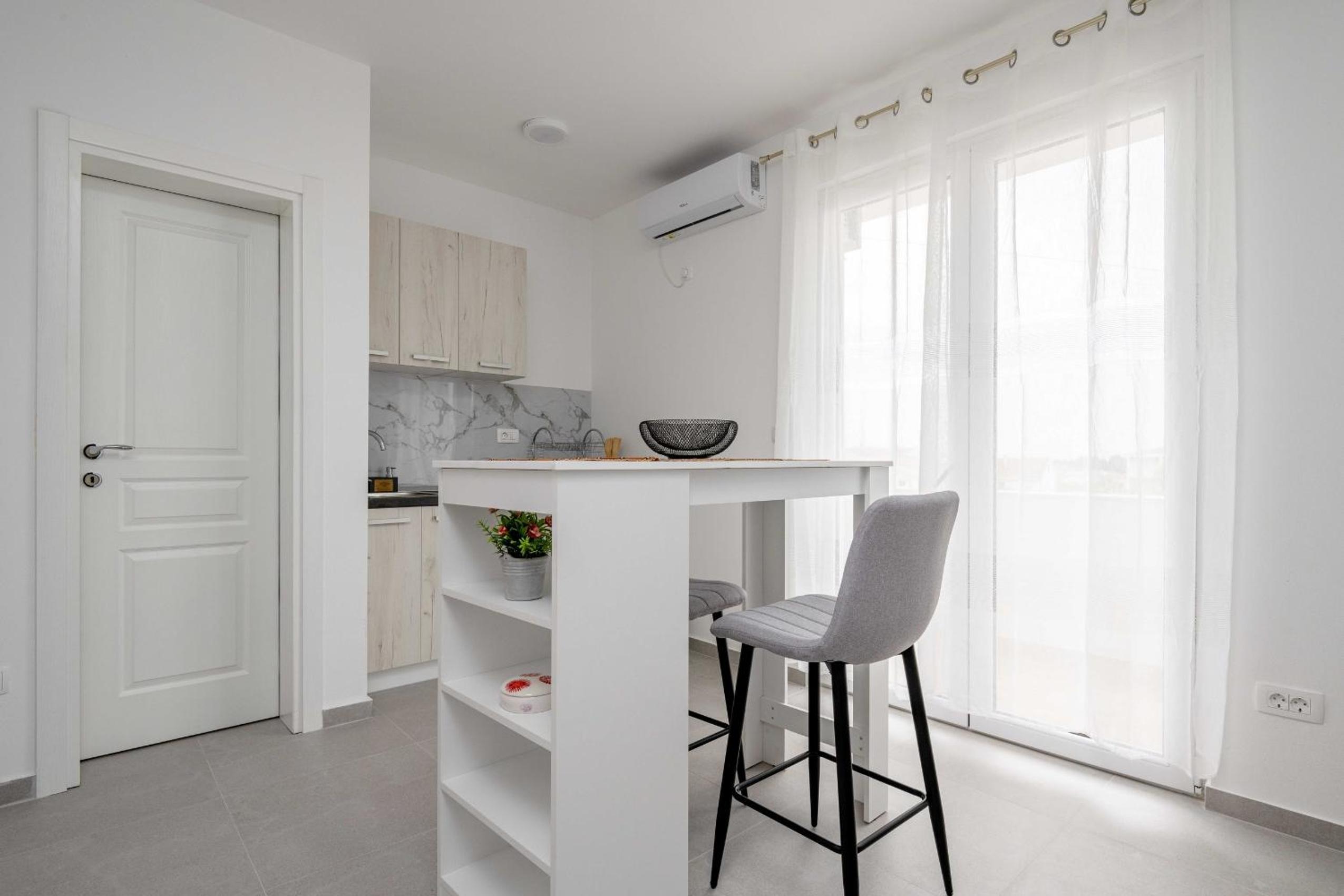 Studio Apartment photo 3