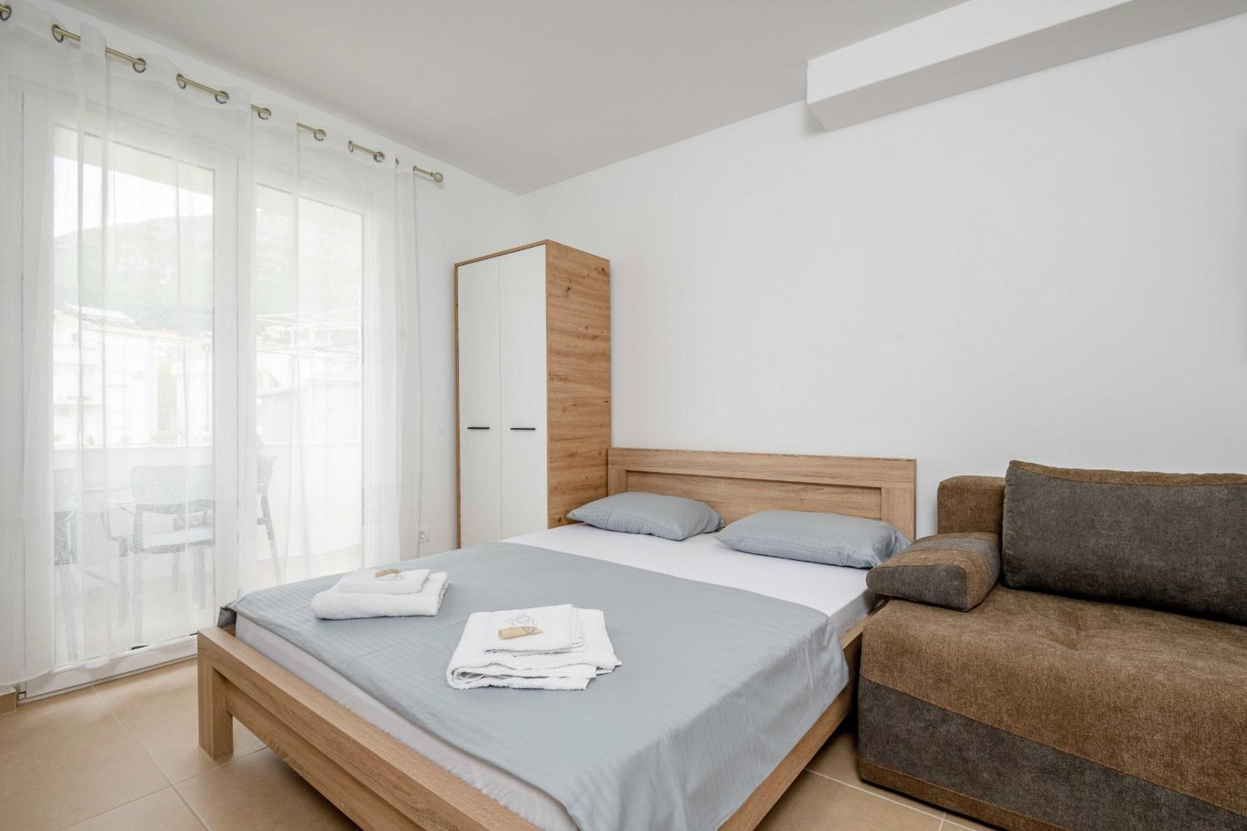 Deluxe Studio Apartment
