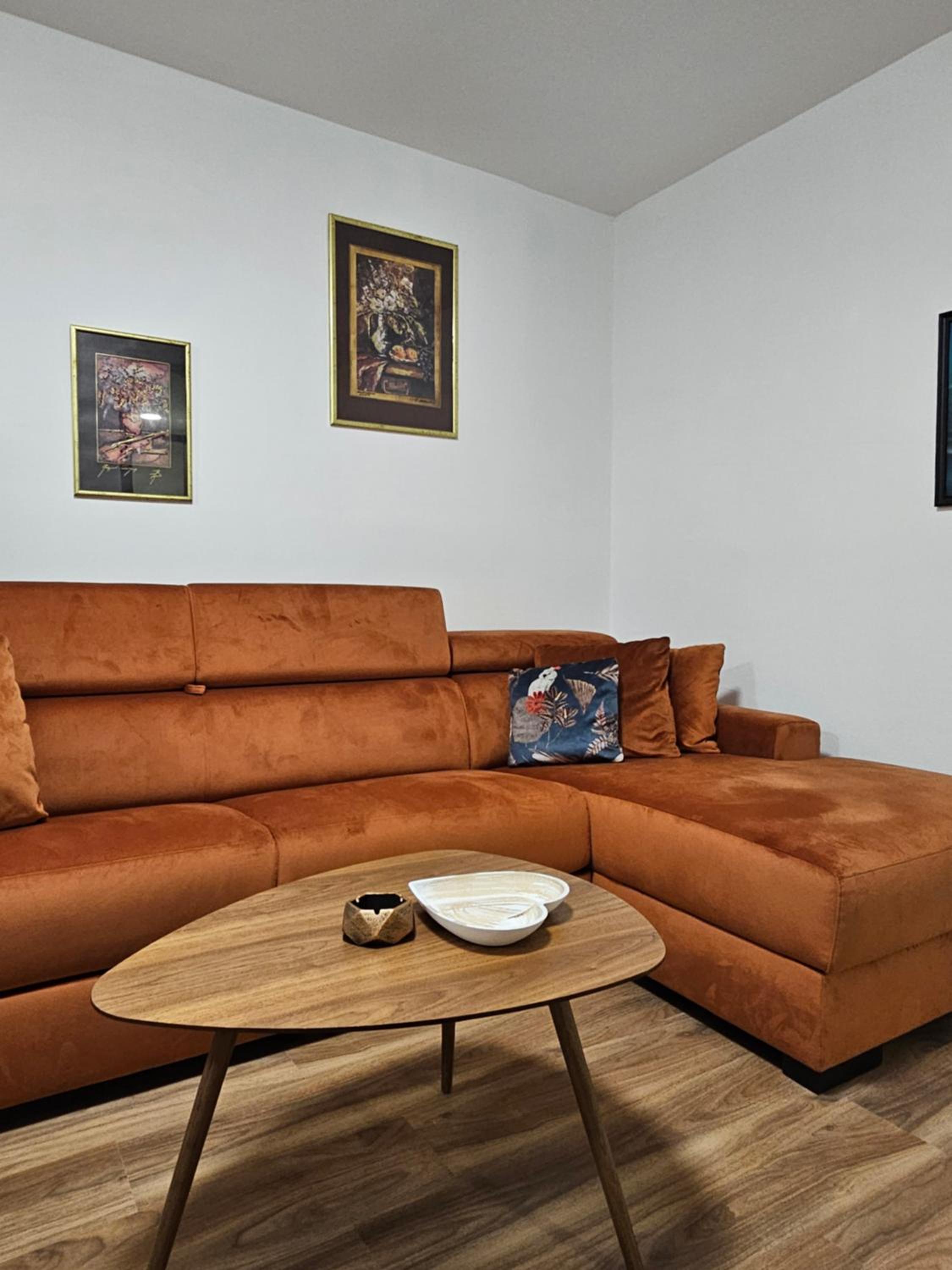 One-Bedroom Apartment photo 2