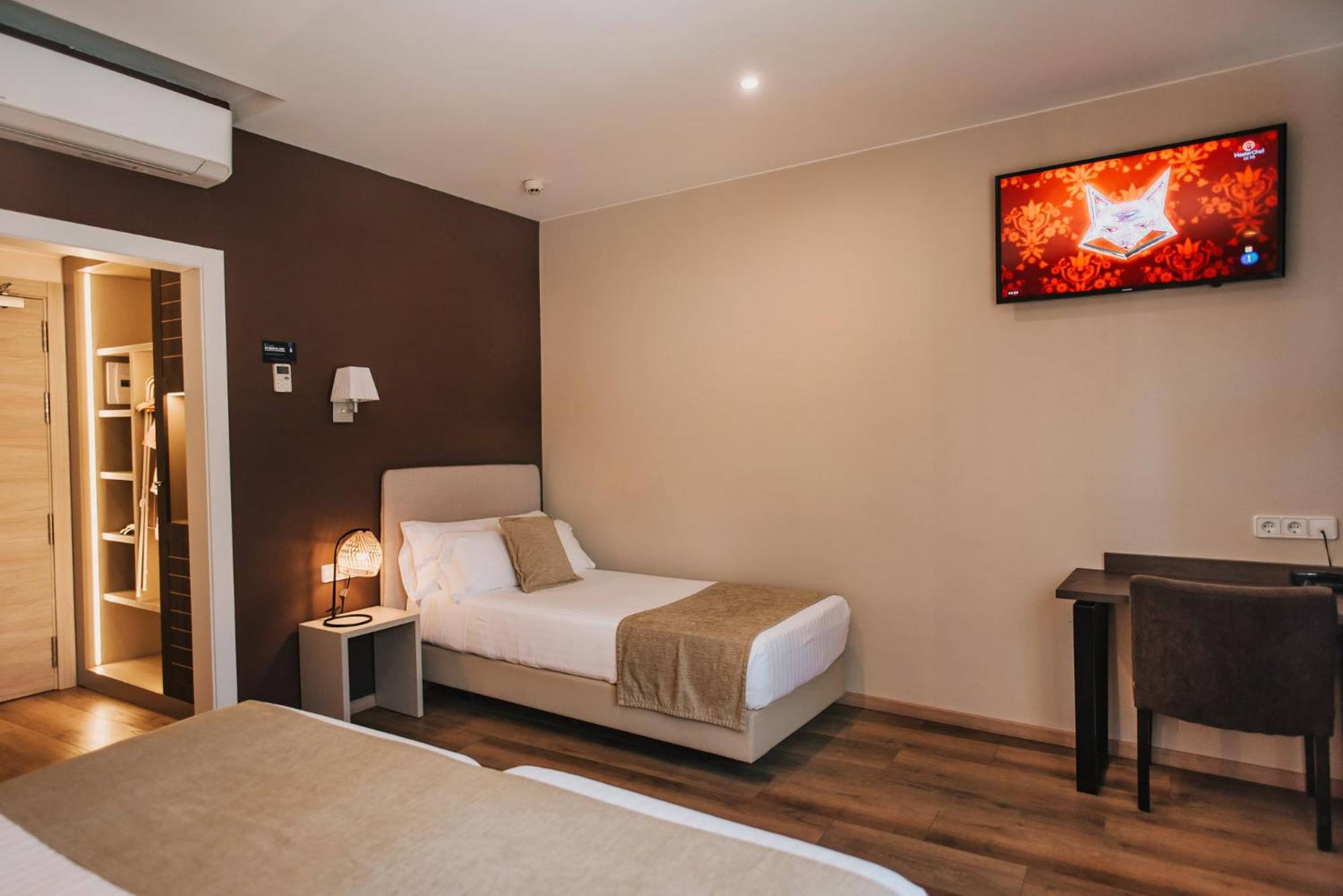 Triple Room - Photo 6