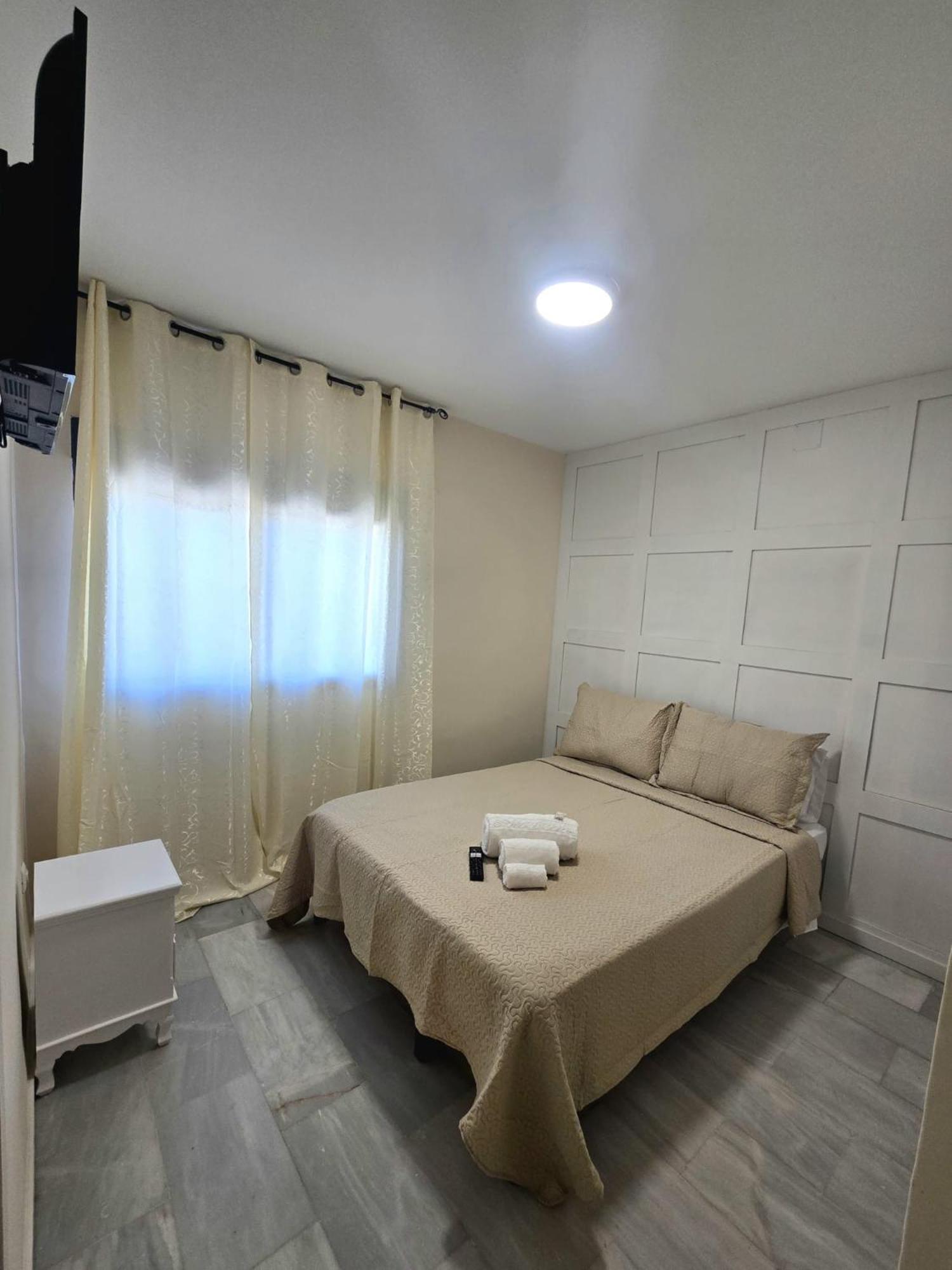 Habitación Estándar con Cama Queen