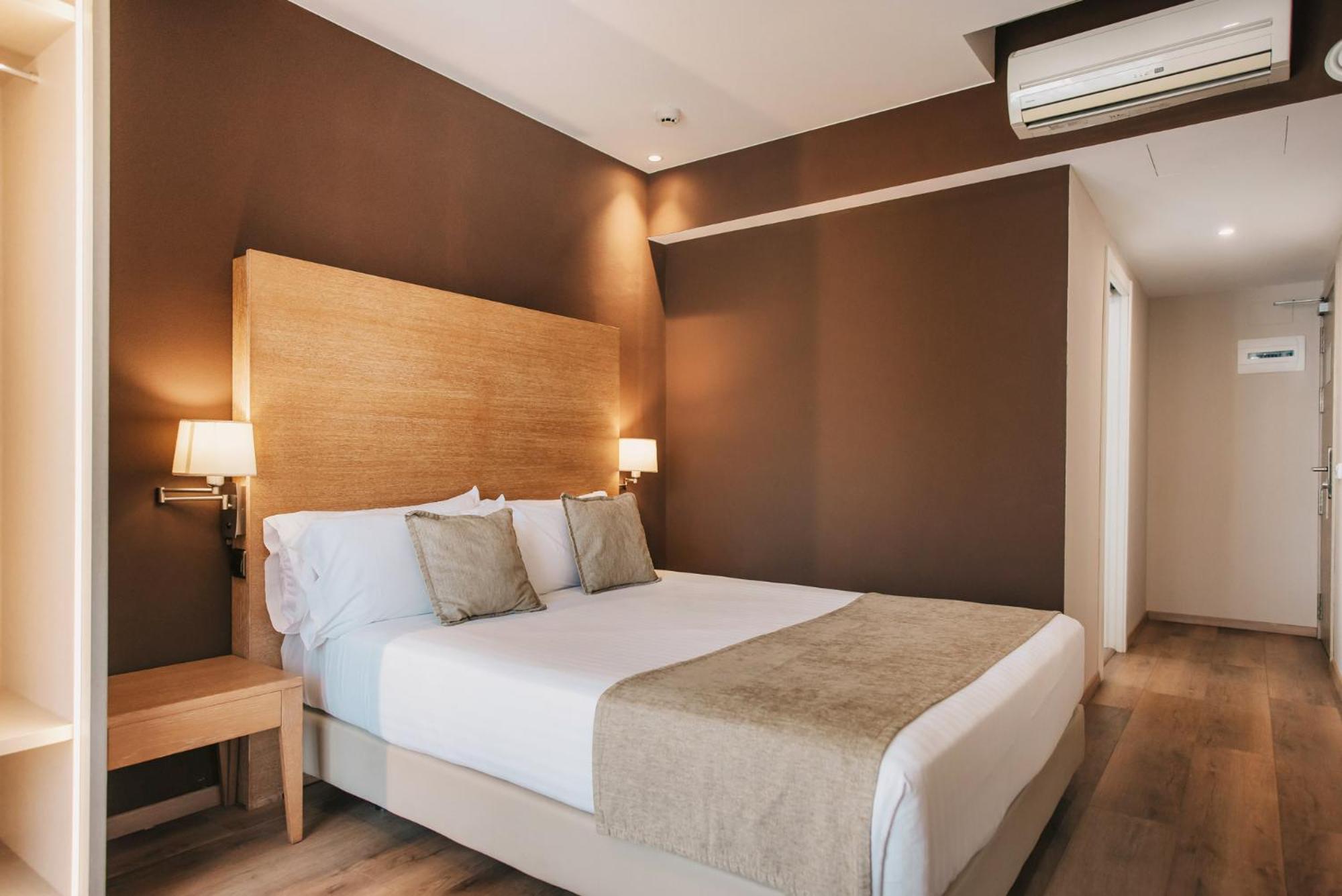 Superior Double or Twin Room with Terrace - Photo 9
