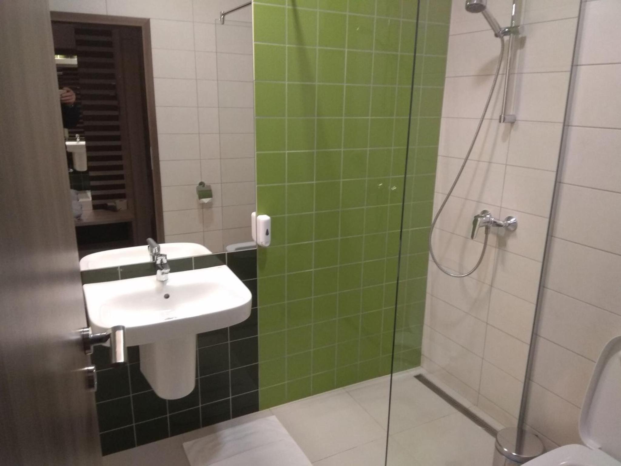 Double Room with Balcony - Photo 4