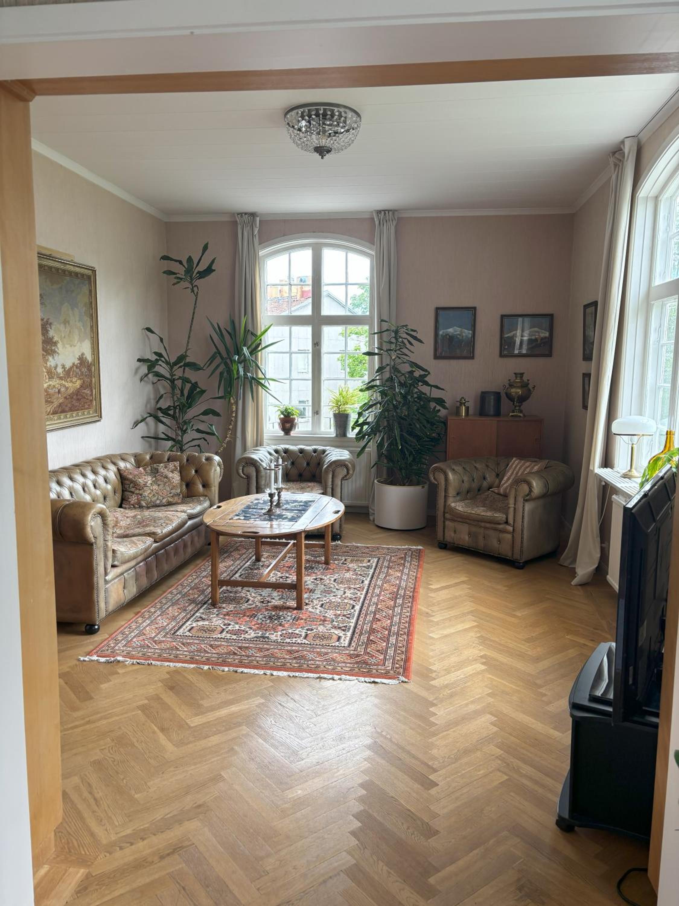 One-Bedroom Apartment photo 2