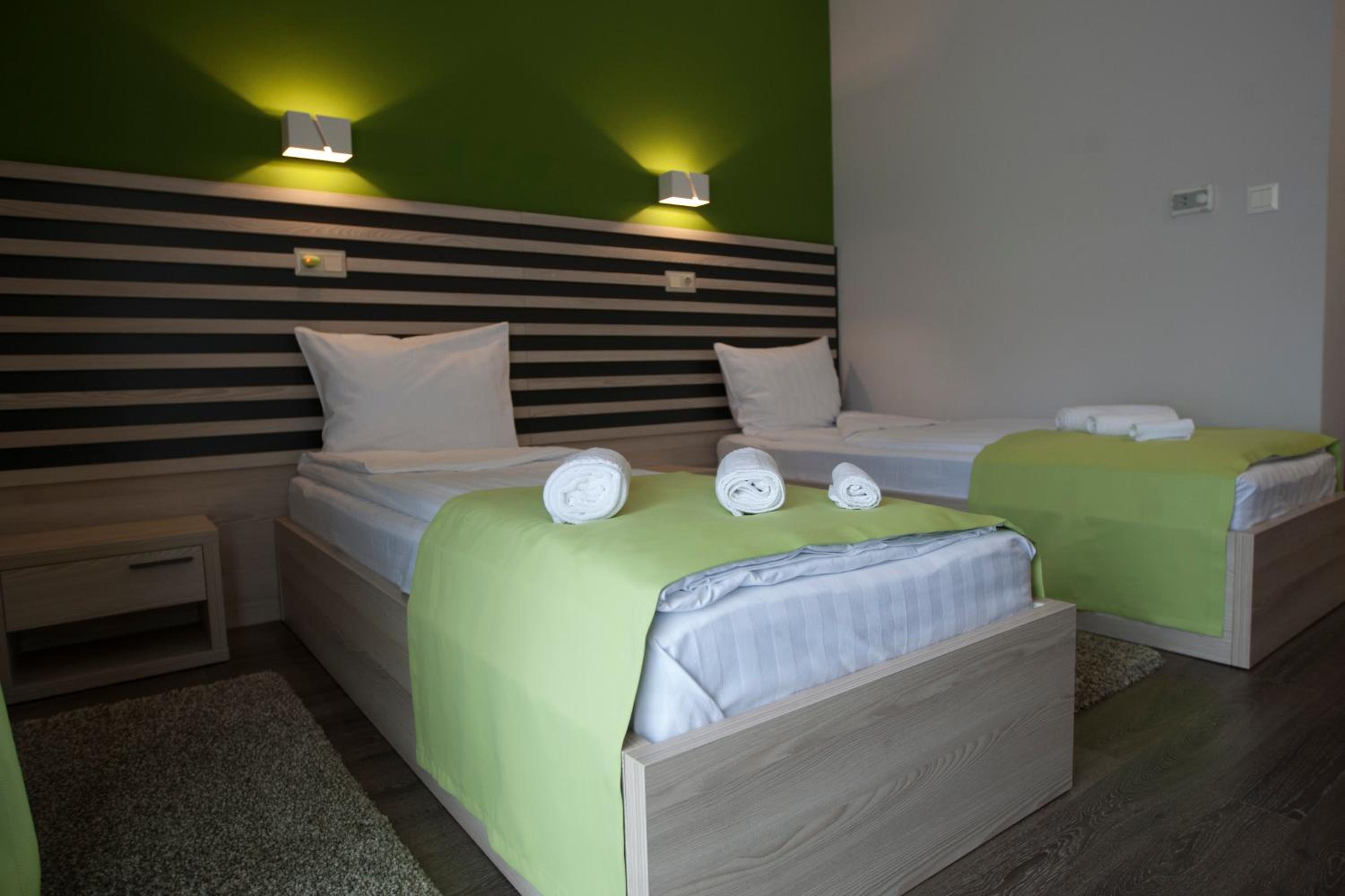 Twin Room with Balcony - Photo 2