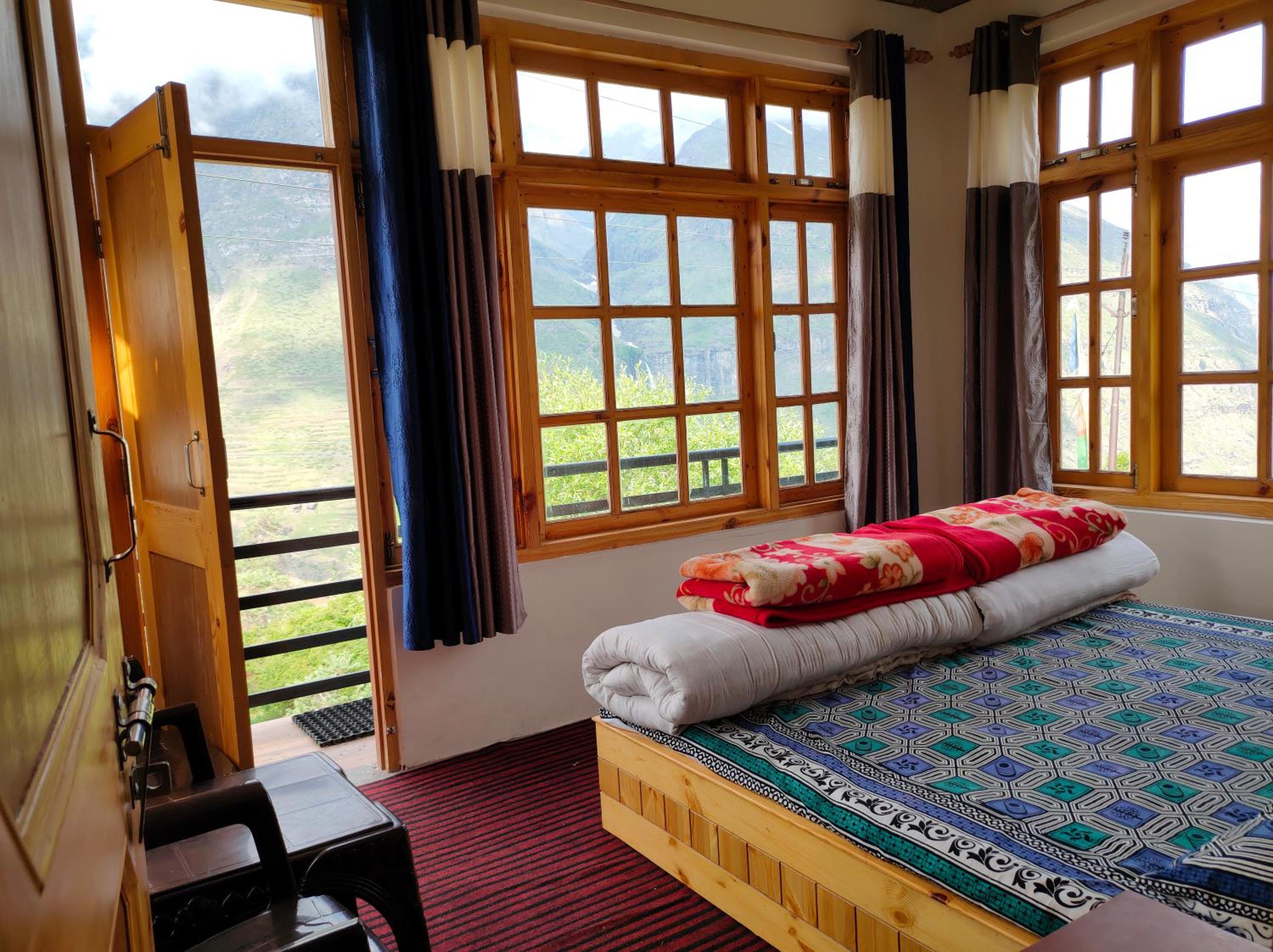 Deluxe Queen Room with Two Queen Beds photo 2