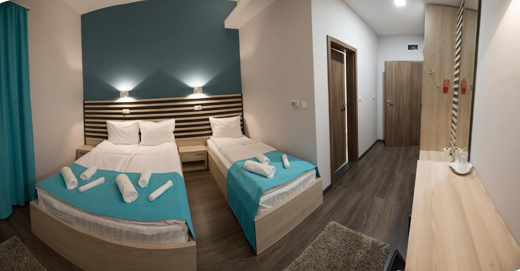 Triple Room with Balcony - Photo 3