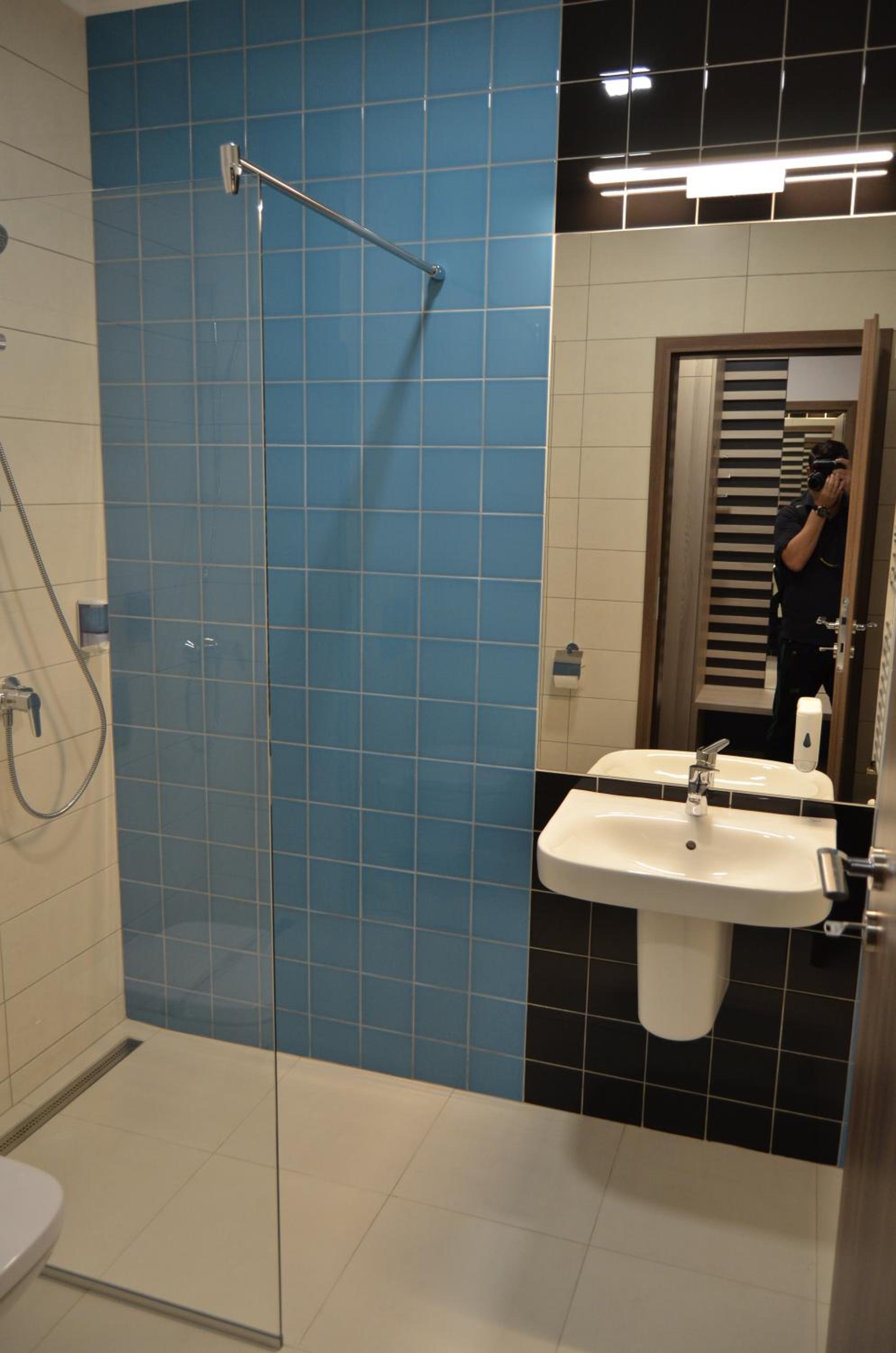 Suite with Balcony - Photo 4