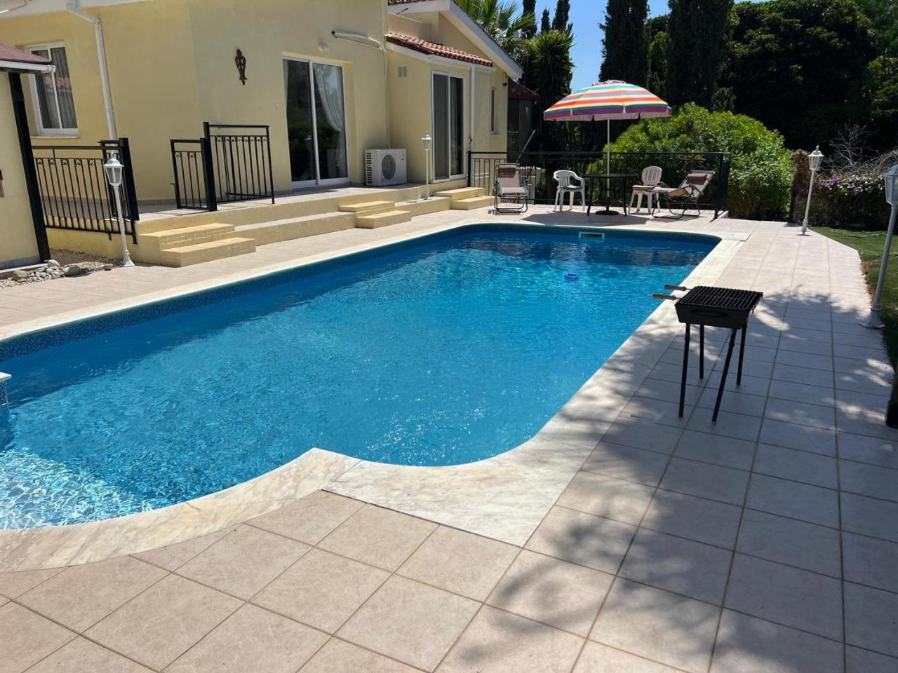 Villa photo 3