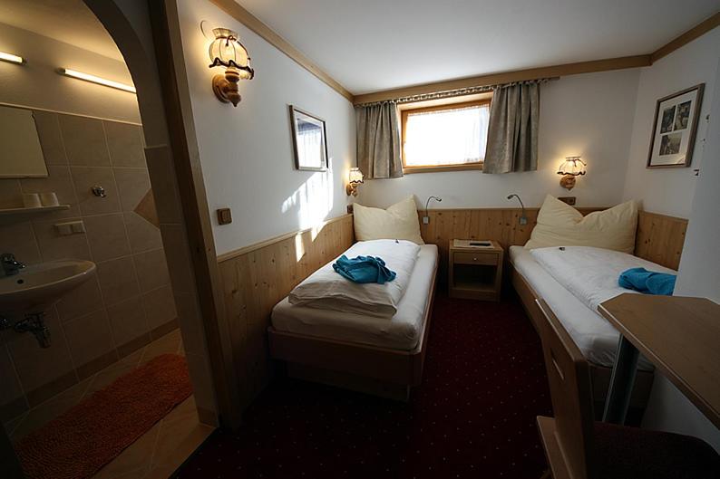 Economy Double Room - Photo 1