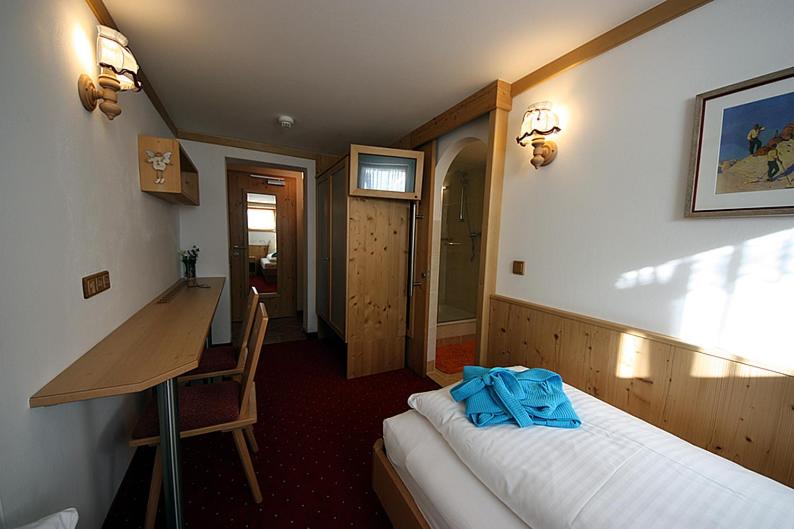 Economy Double Room - Photo 3