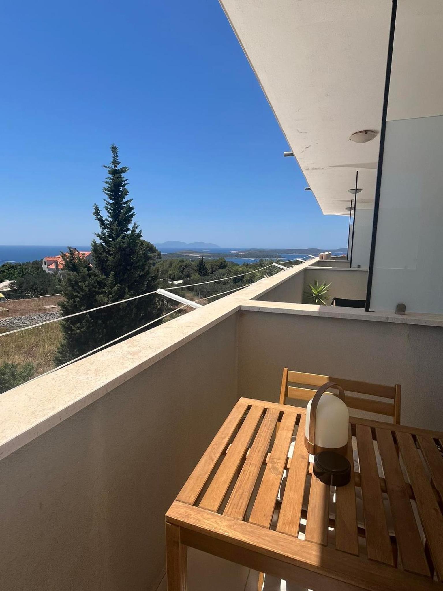 Double or Twin Room with Side Sea View photo 2