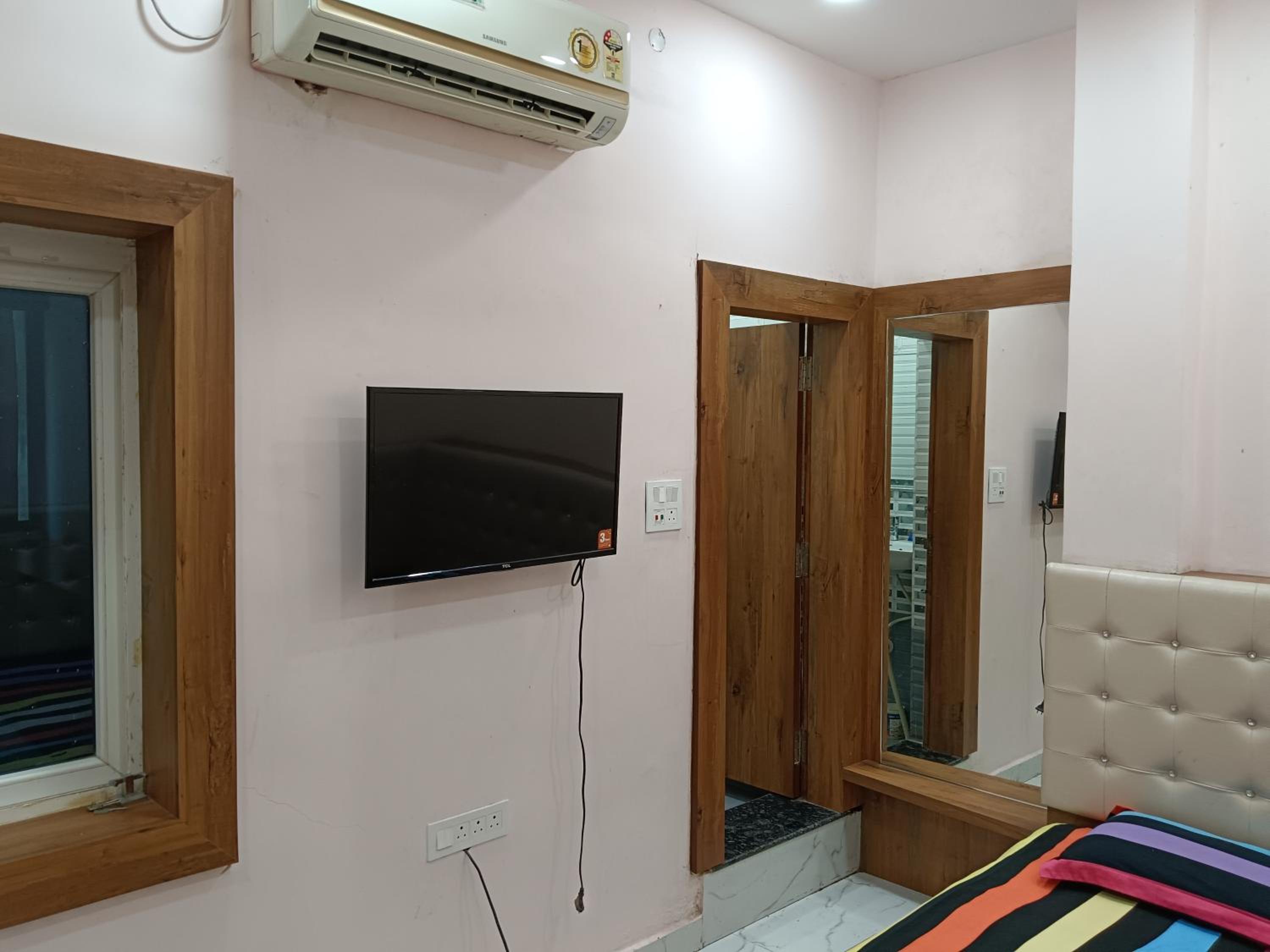 One-Bedroom House photo 1