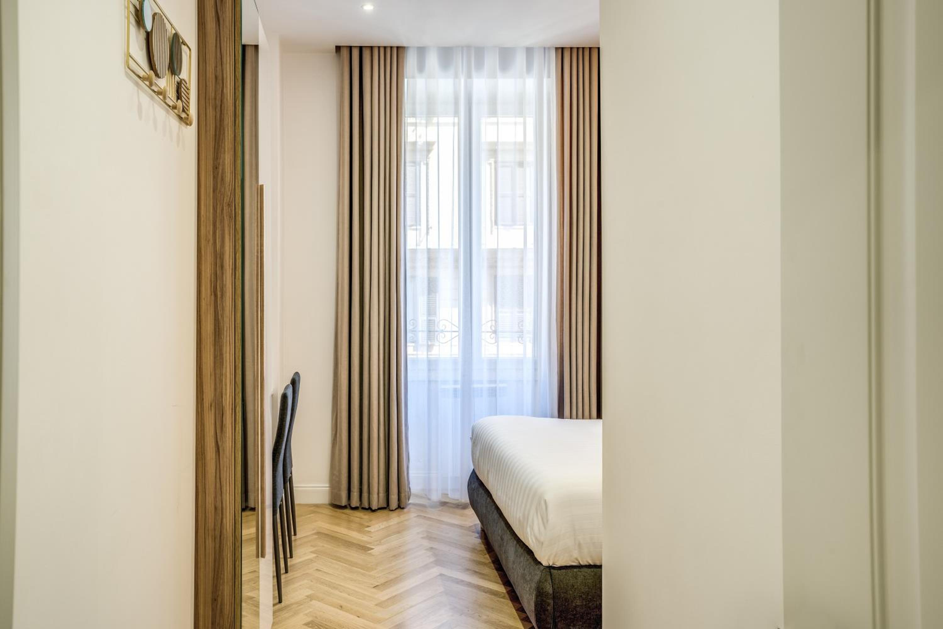 Double Room with Private Bathroom photo 2