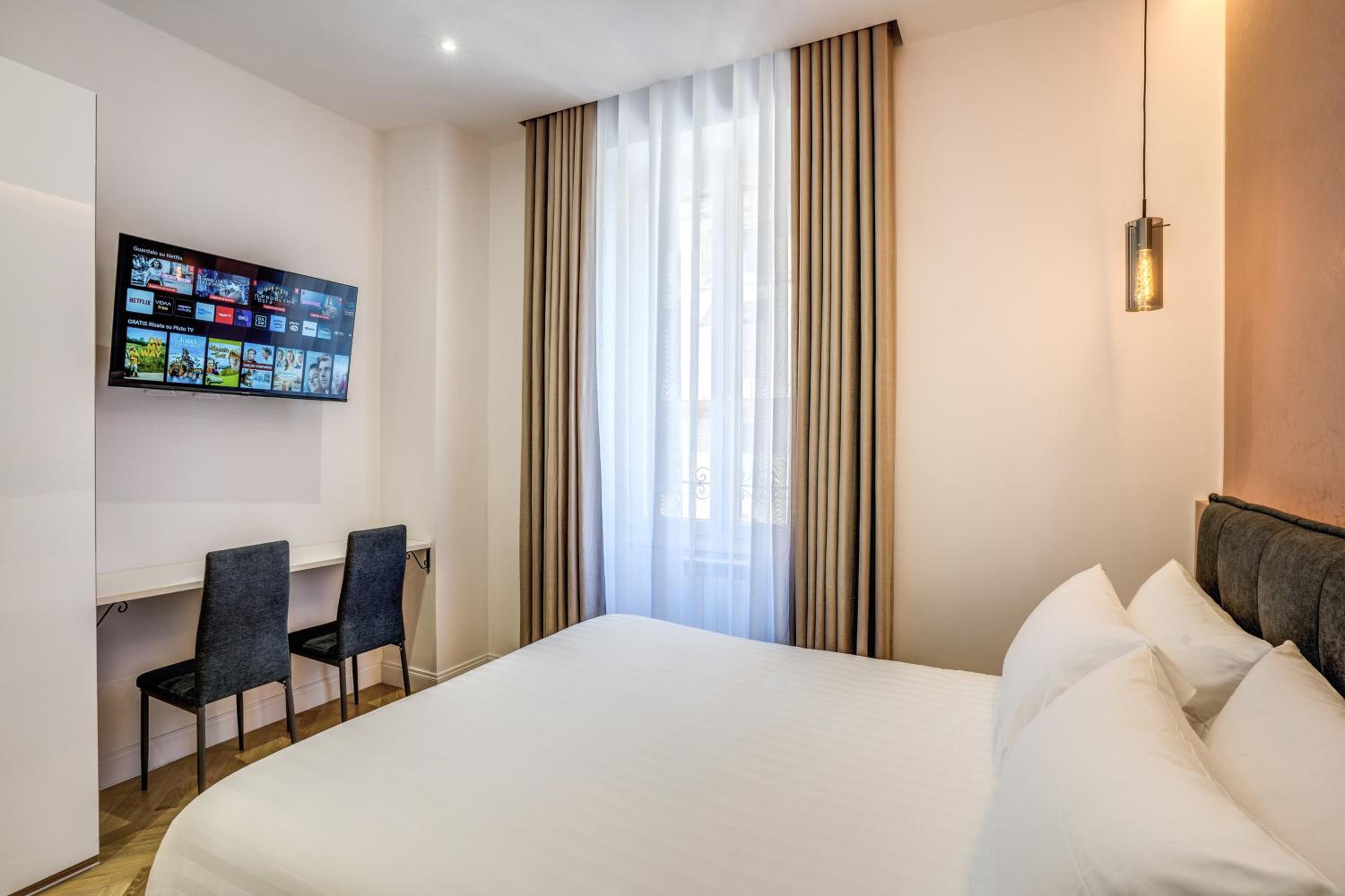 Double Room with Private Bathroom photo 2