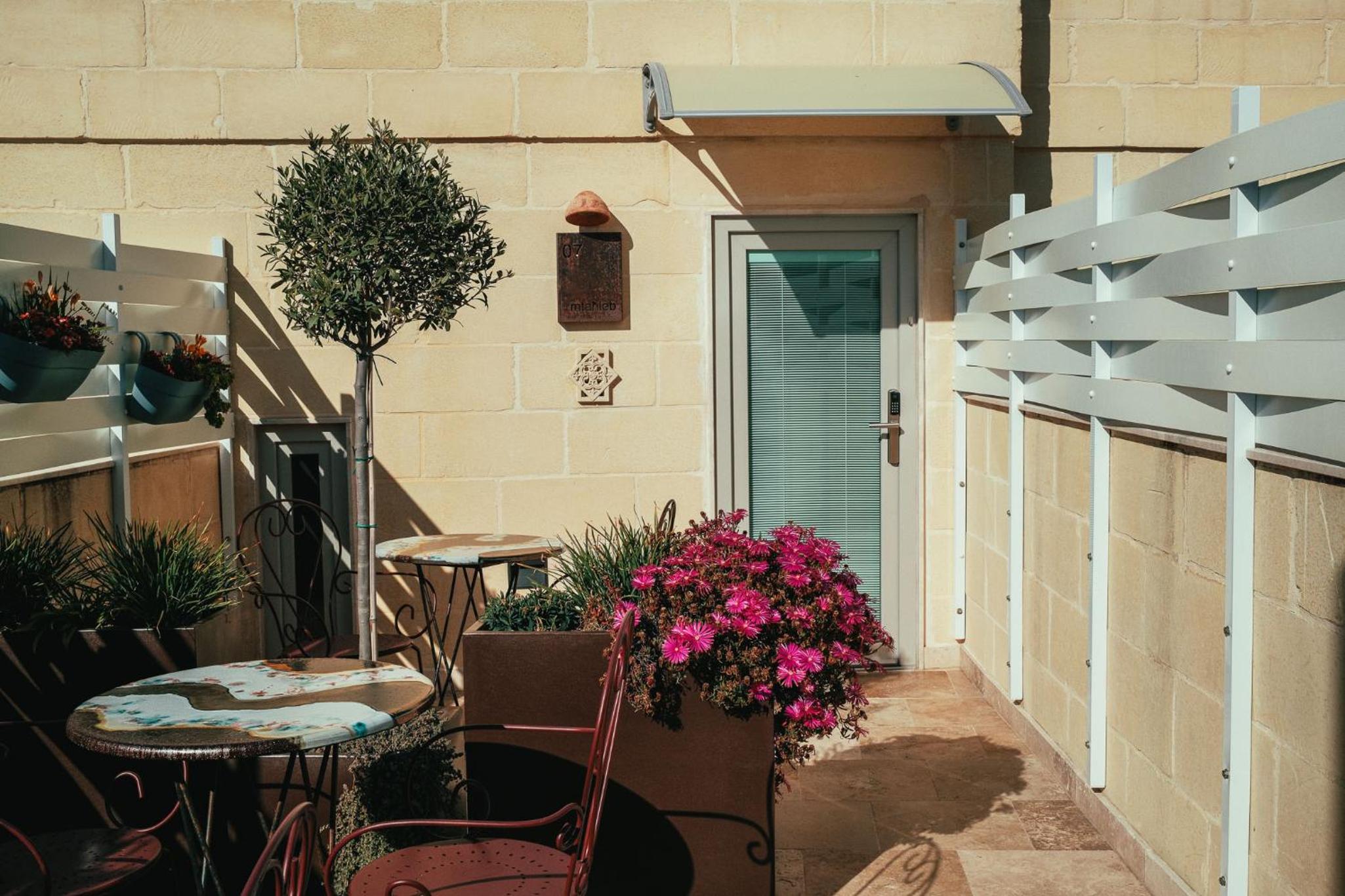 Superior King Room with Terrace - Photo 2