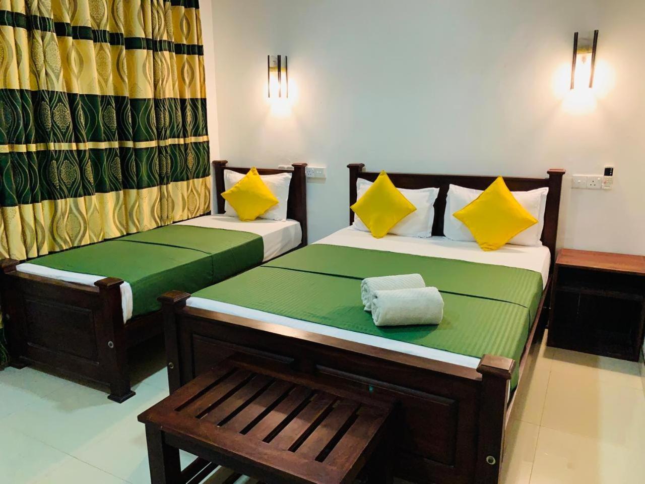  Deluxe Family Room photo 2