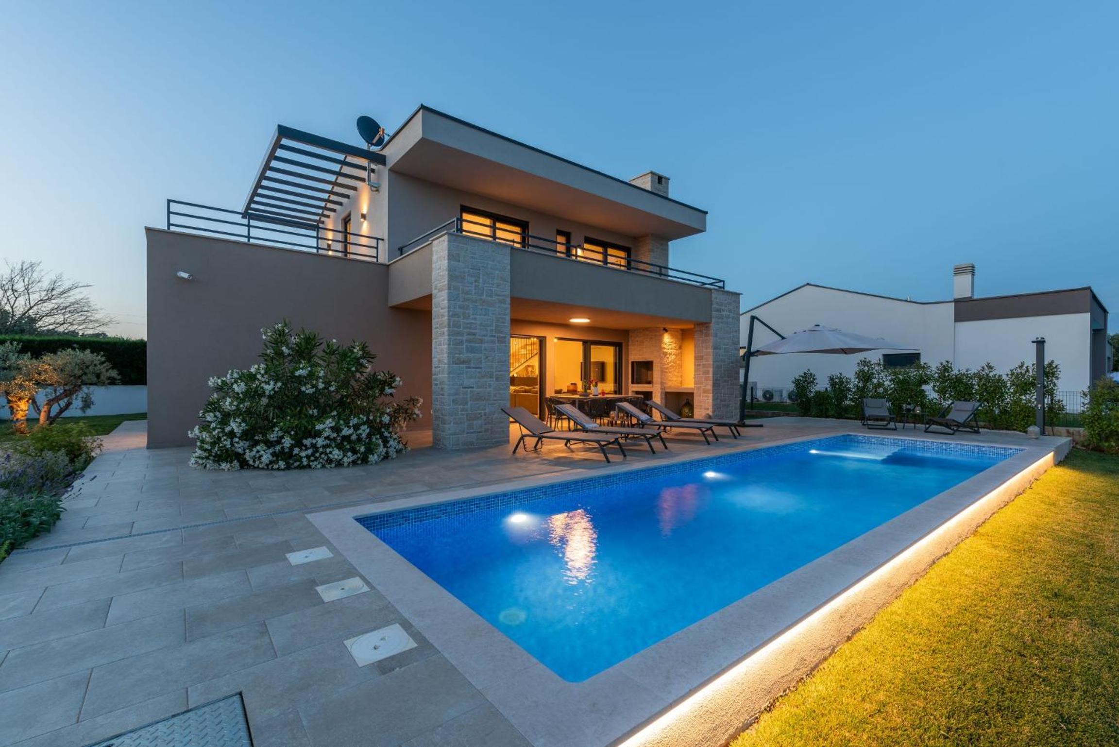 Villa with Private Pool photo 3