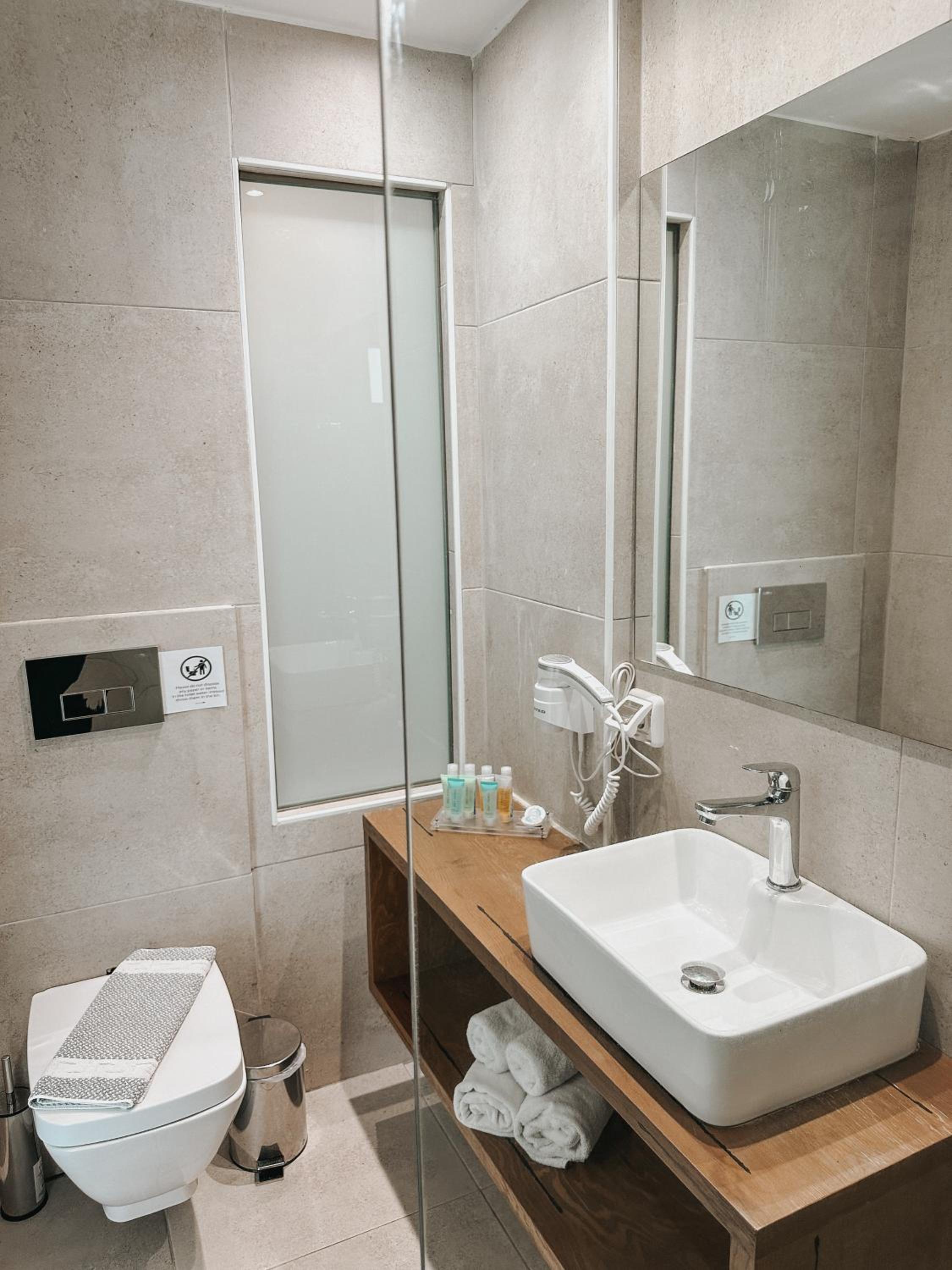 Junior Suite with Private Pool - Photo 23