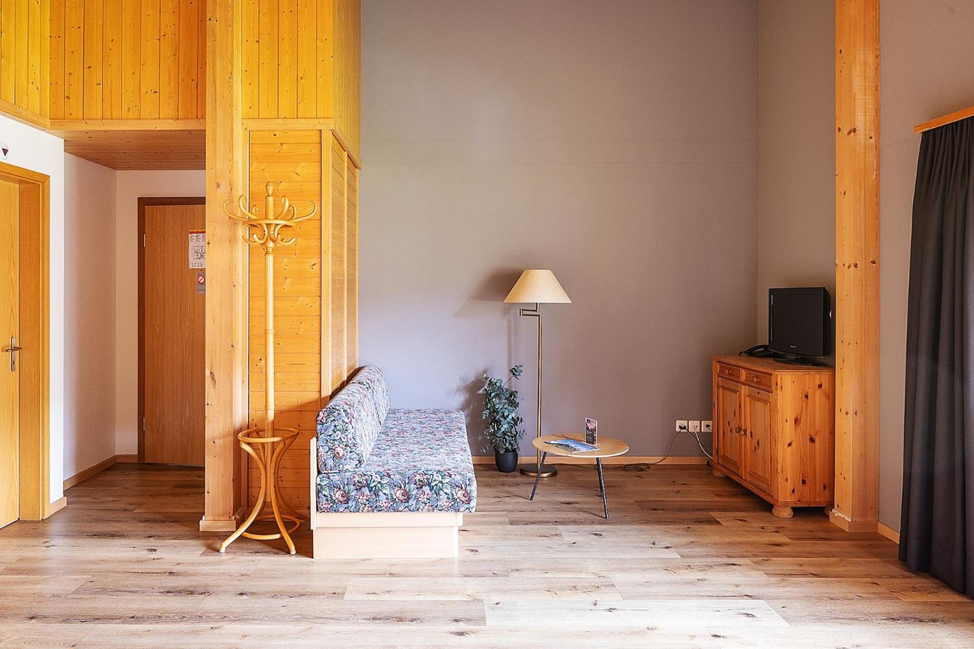 One-Bedroom Apartment - Photo 6