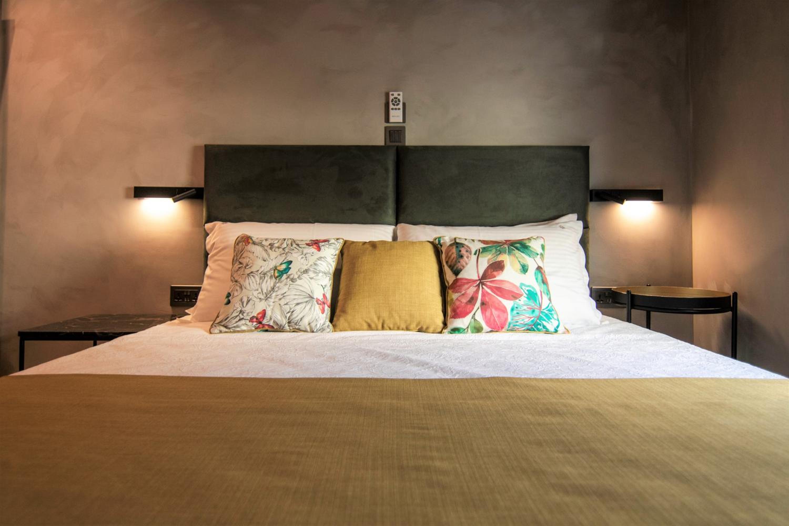 Superior King Room with Terrace - Photo 1