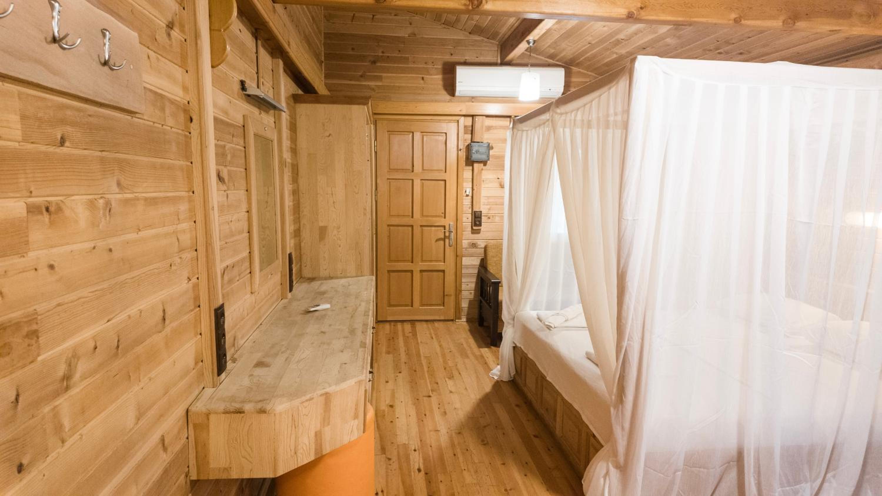 One-Bedroom House photo 3