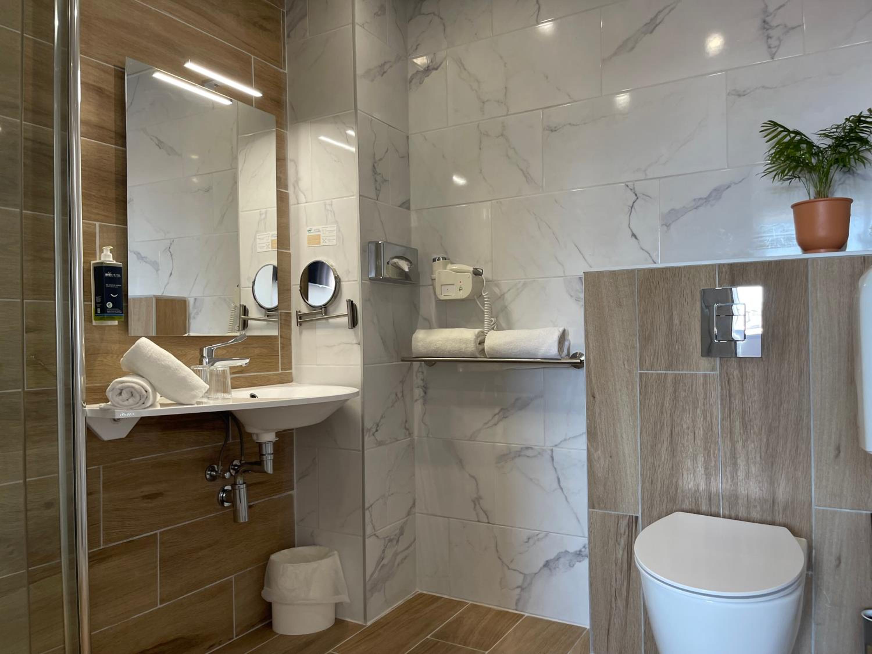 Club Double Room (17 m2) - Photo 13