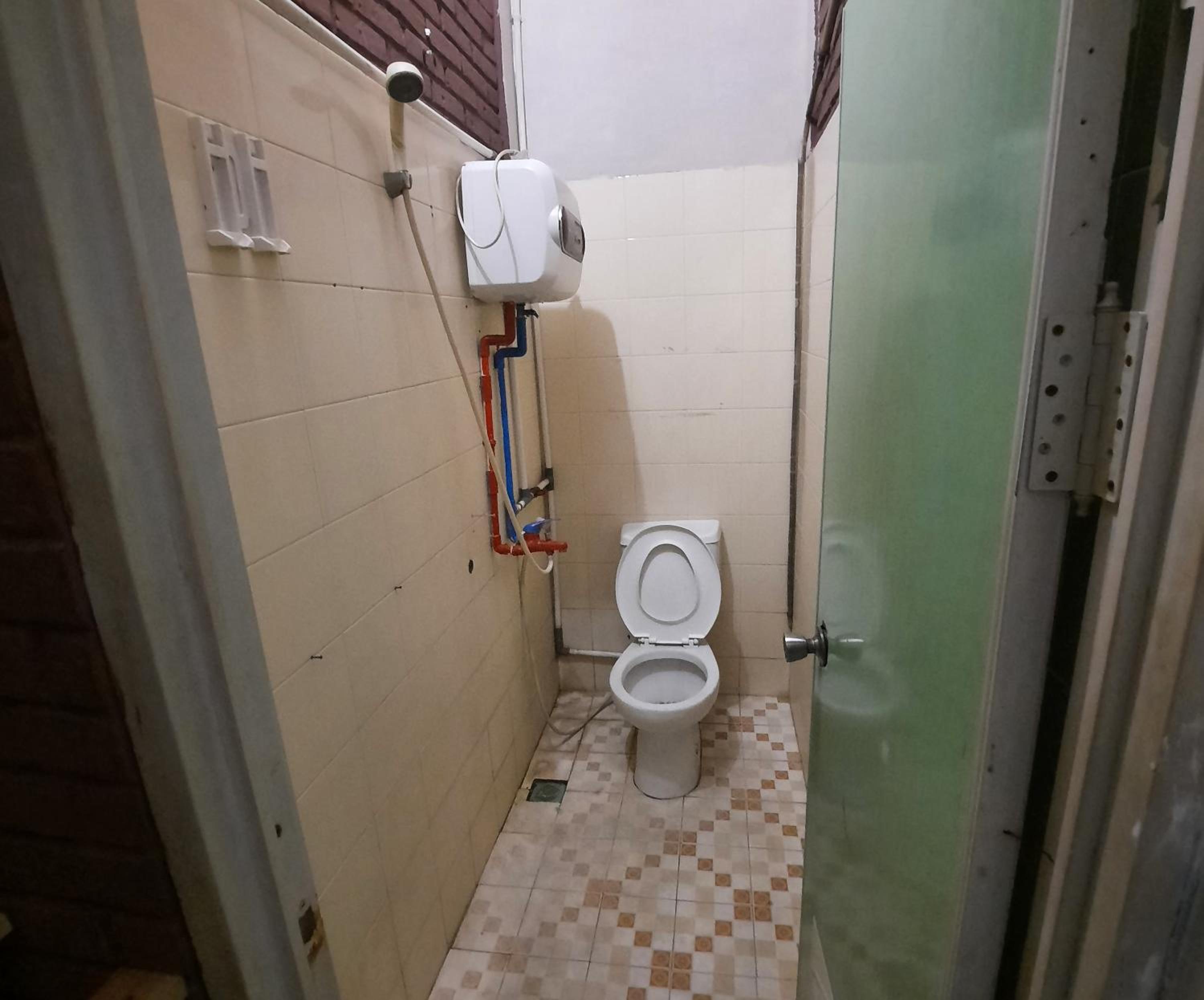 Deluxe Room (2 Adults + 1 Child) - Photo 3