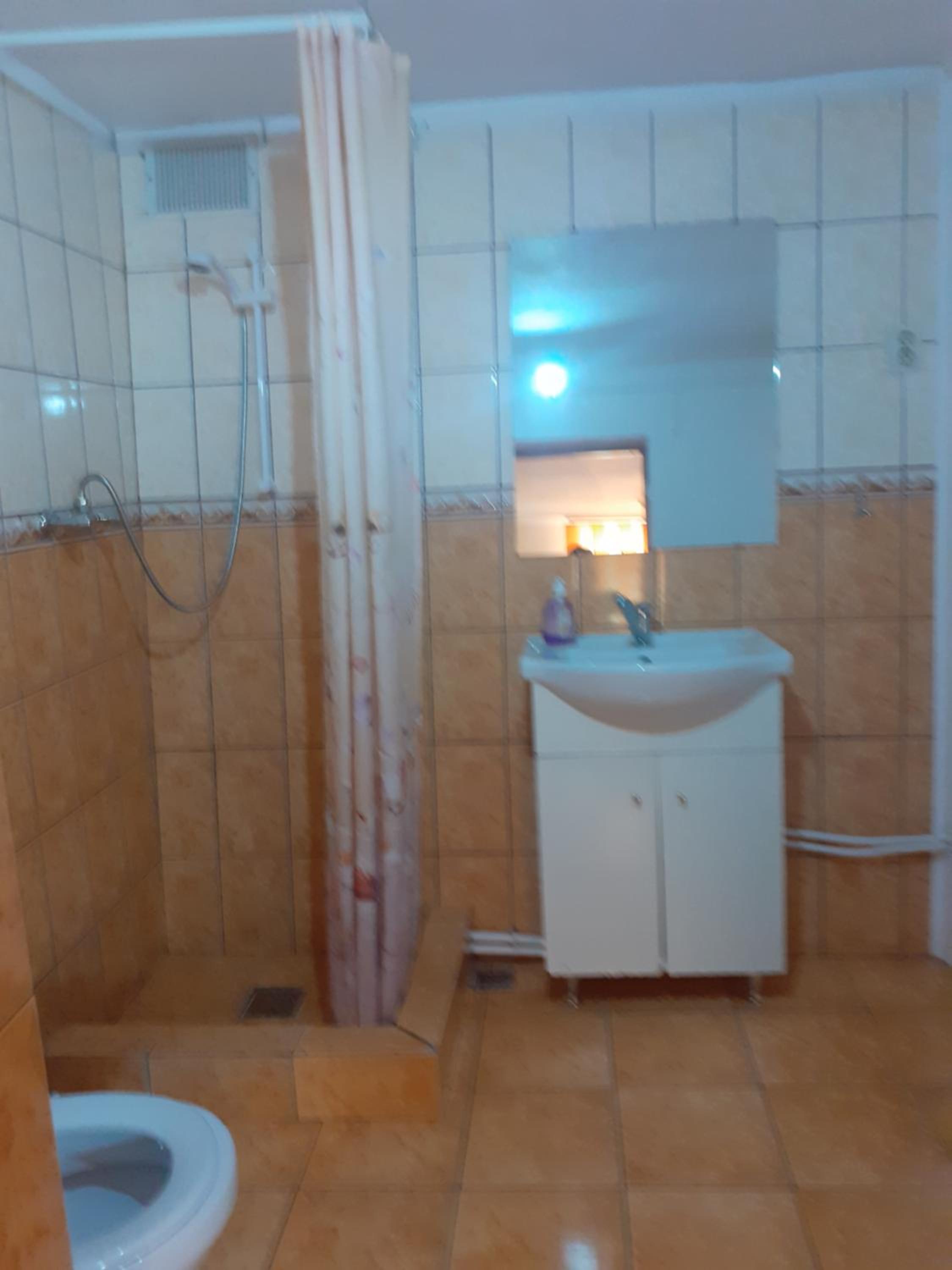 Double Room With Private Bathroom - Photo 3