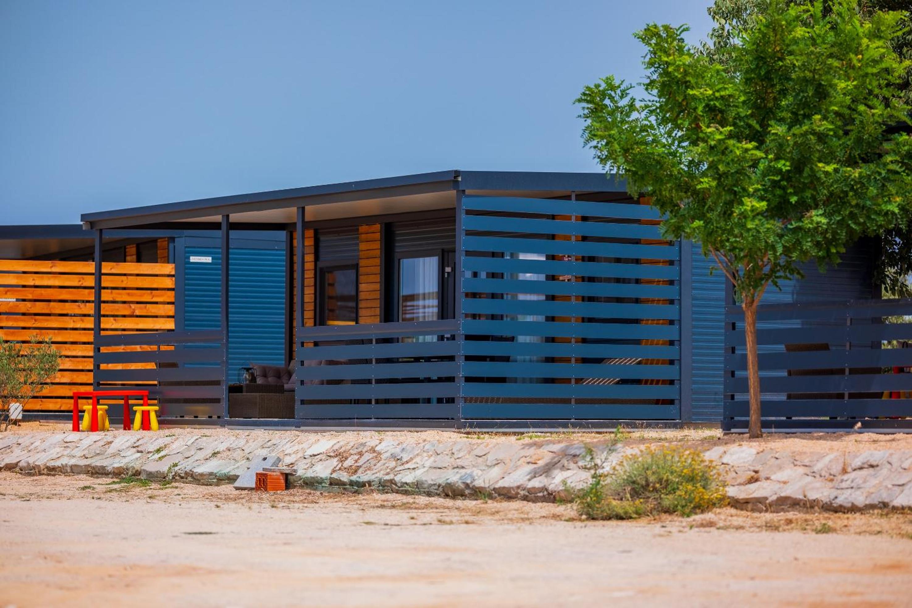 Mobile Home photo 3