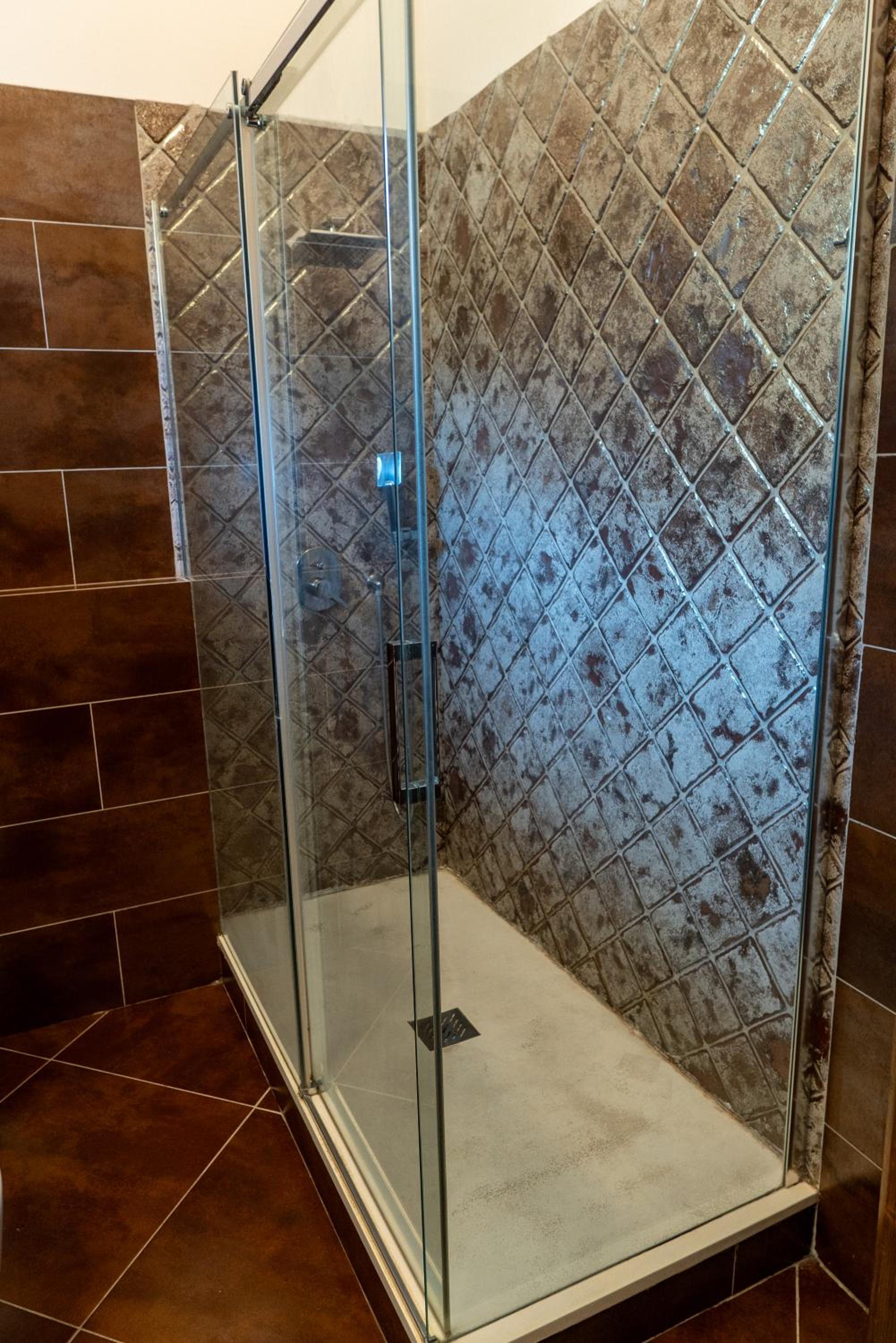 Double Room with Shared Toilet photo 3